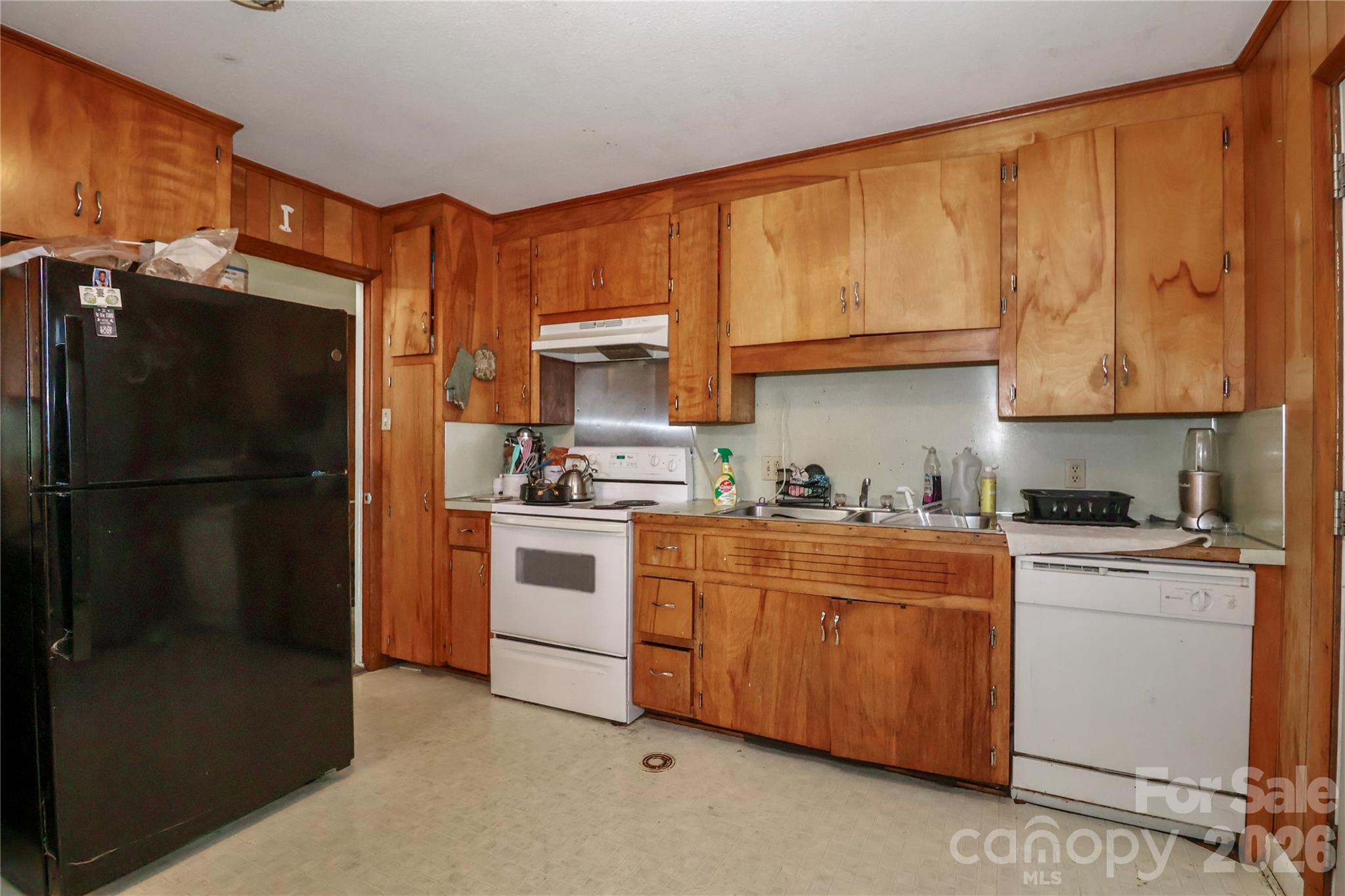 225 Midway Road — Statesville