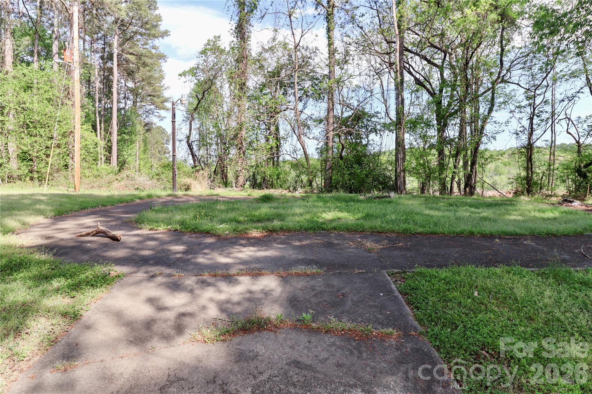 225 Midway Road — Statesville