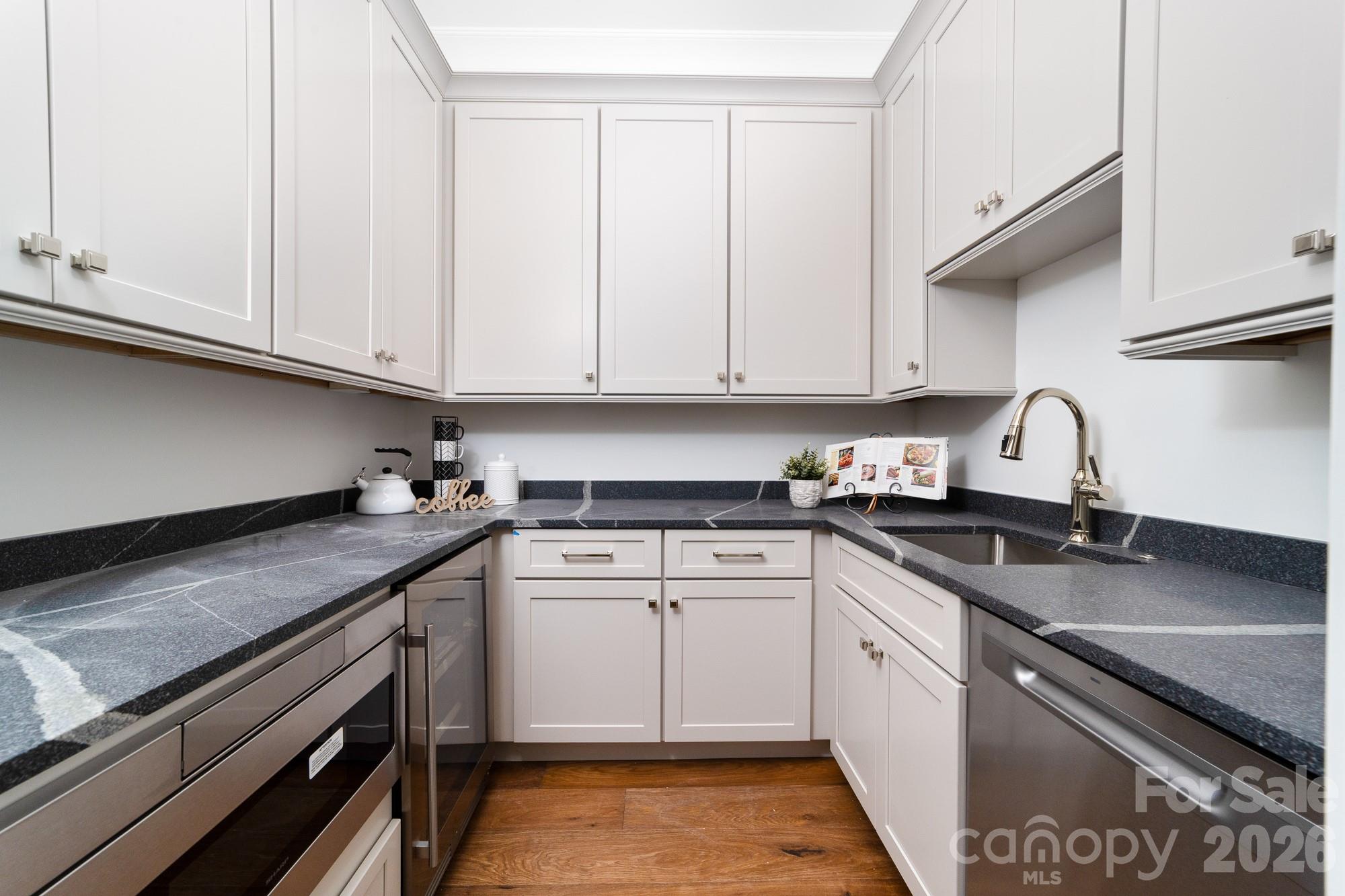 222 Walnut Street — Davidson