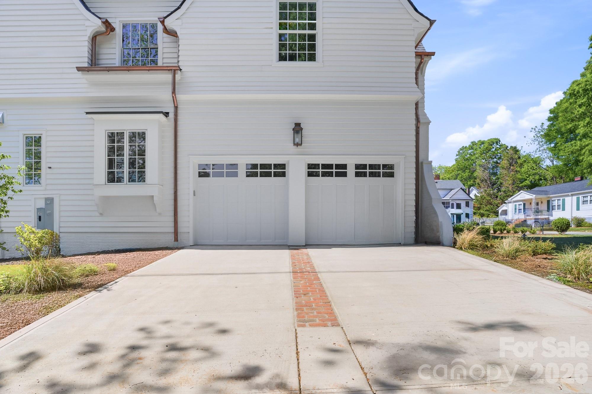 222 Walnut Street — Davidson