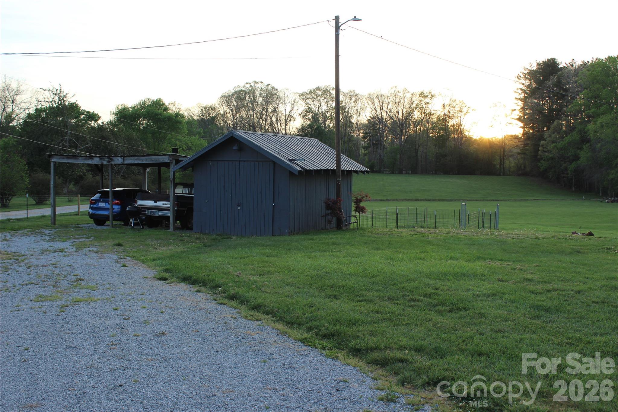 300 Banner Farm Road — Mills River