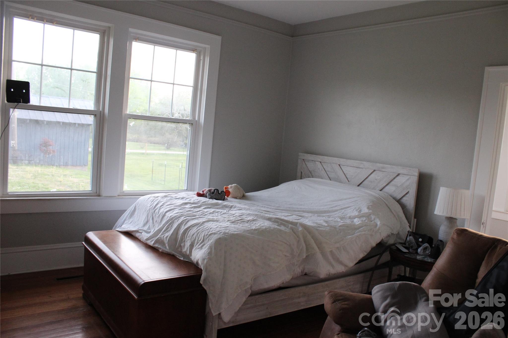 300 Banner Farm Road — Mills River