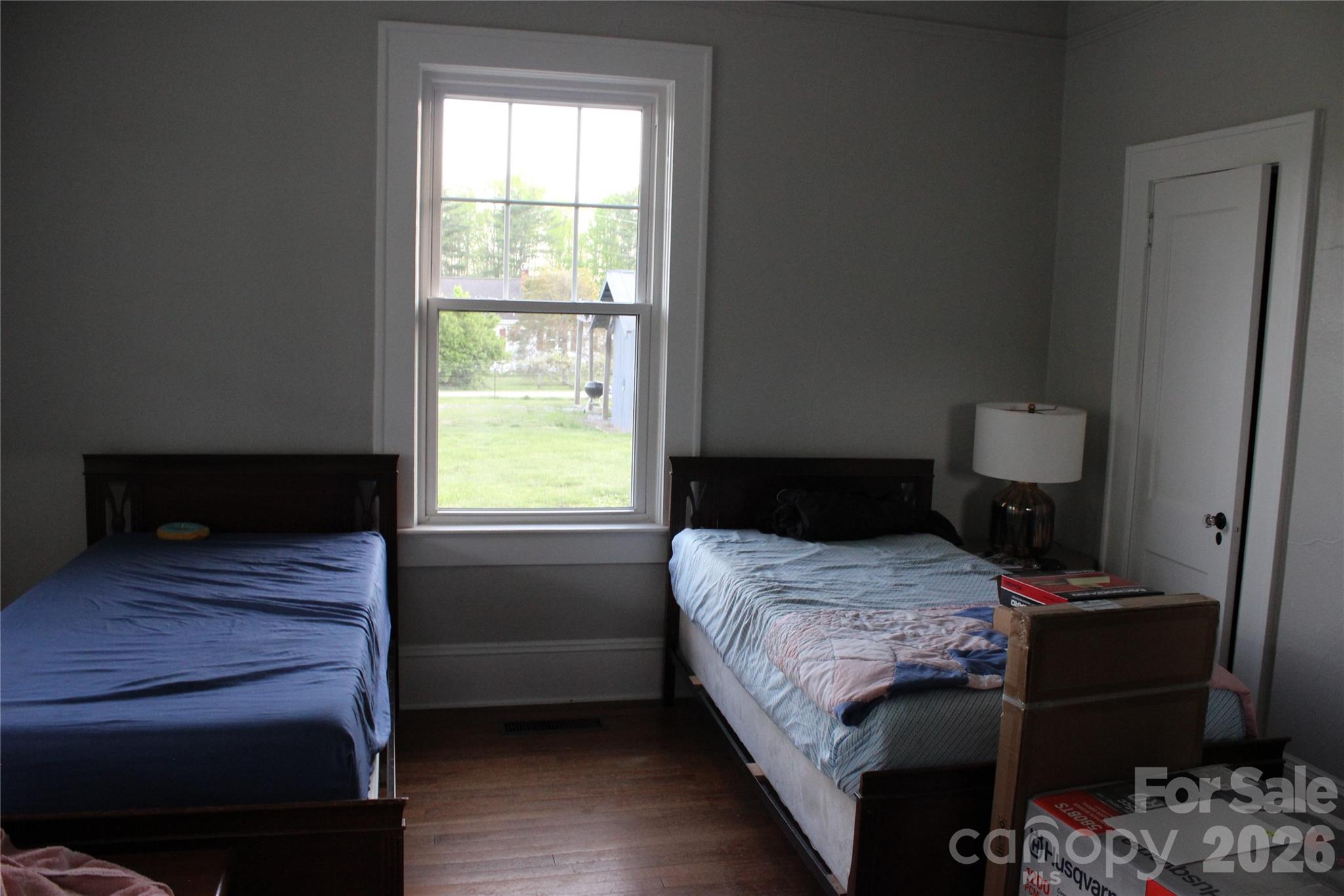 300 Banner Farm Road — Mills River