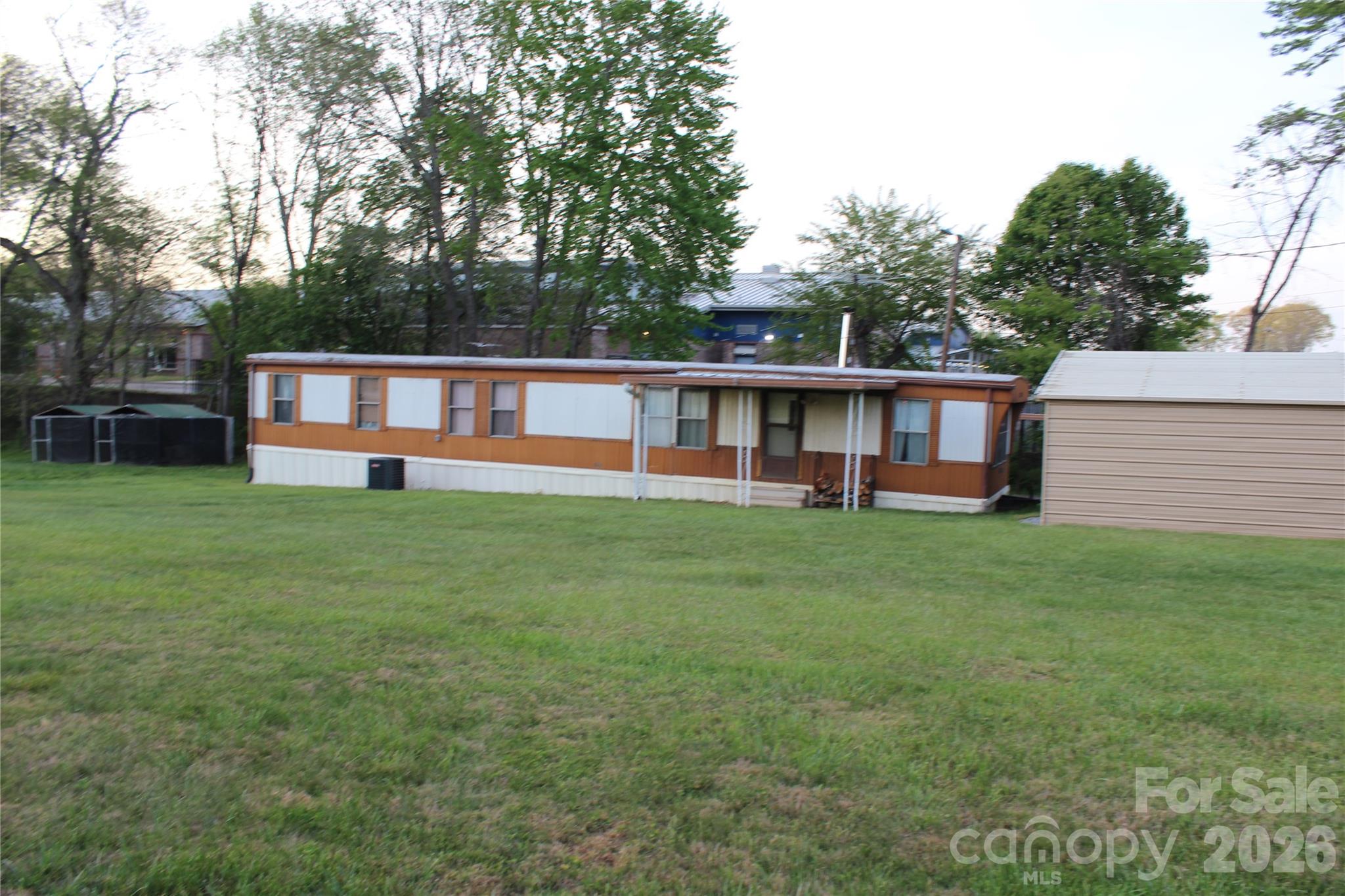 300 Banner Farm Road — Mills River