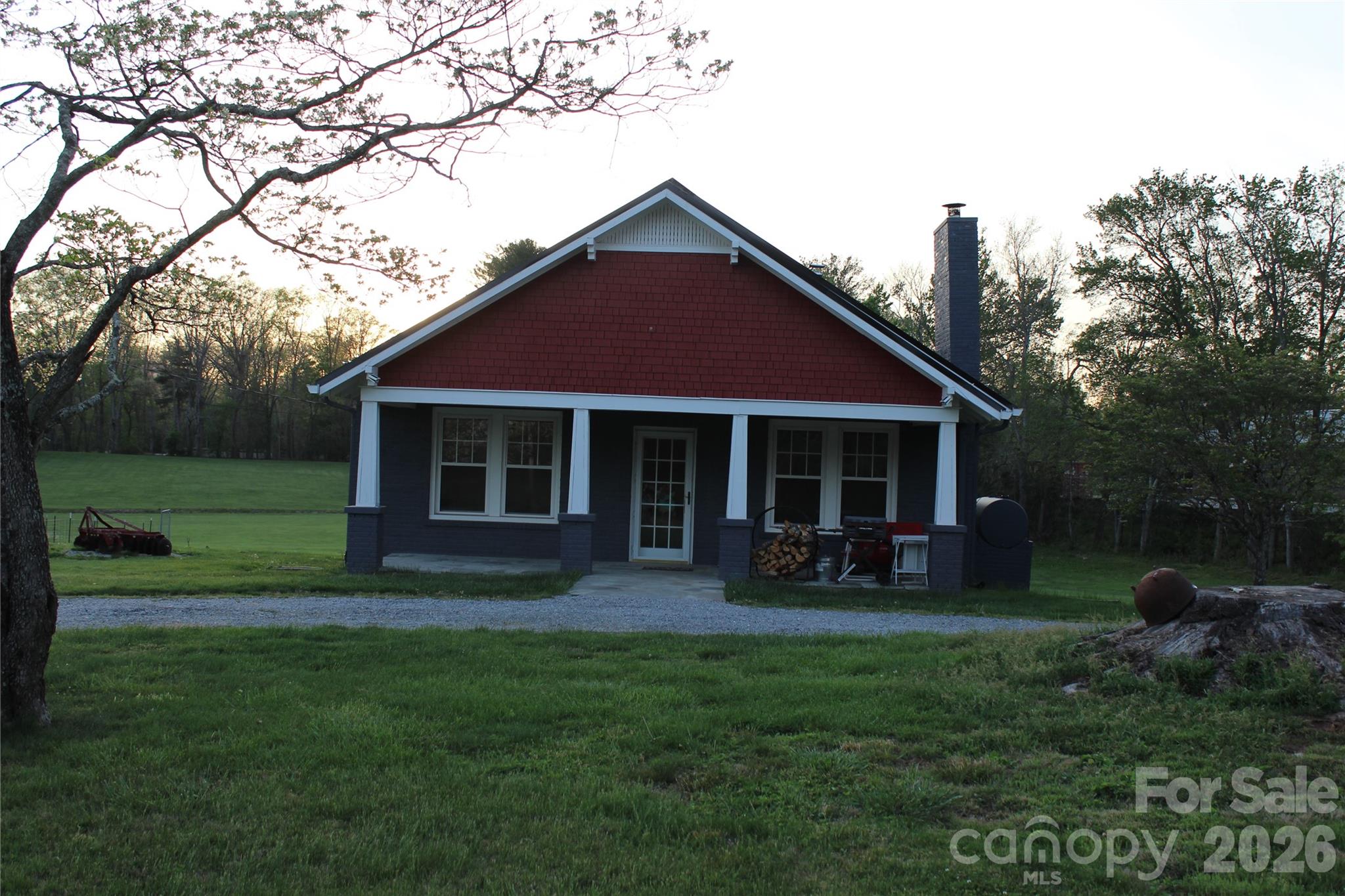 300 Banner Farm Road — Mills River