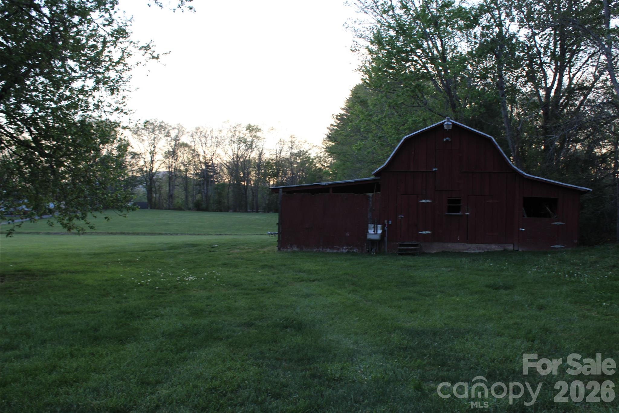 300 Banner Farm Road — Mills River