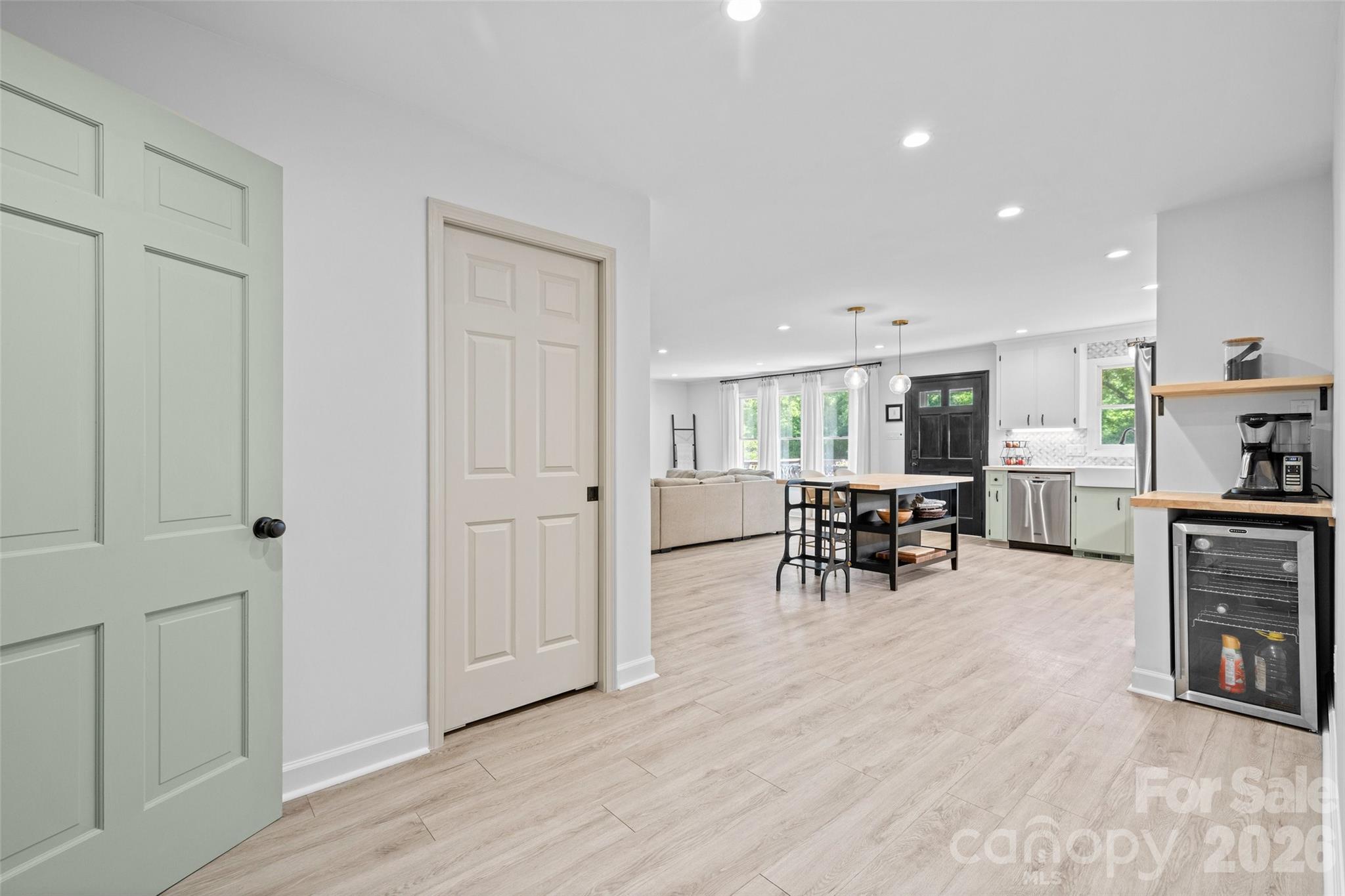 1709 Lakeview Drive — Monroe