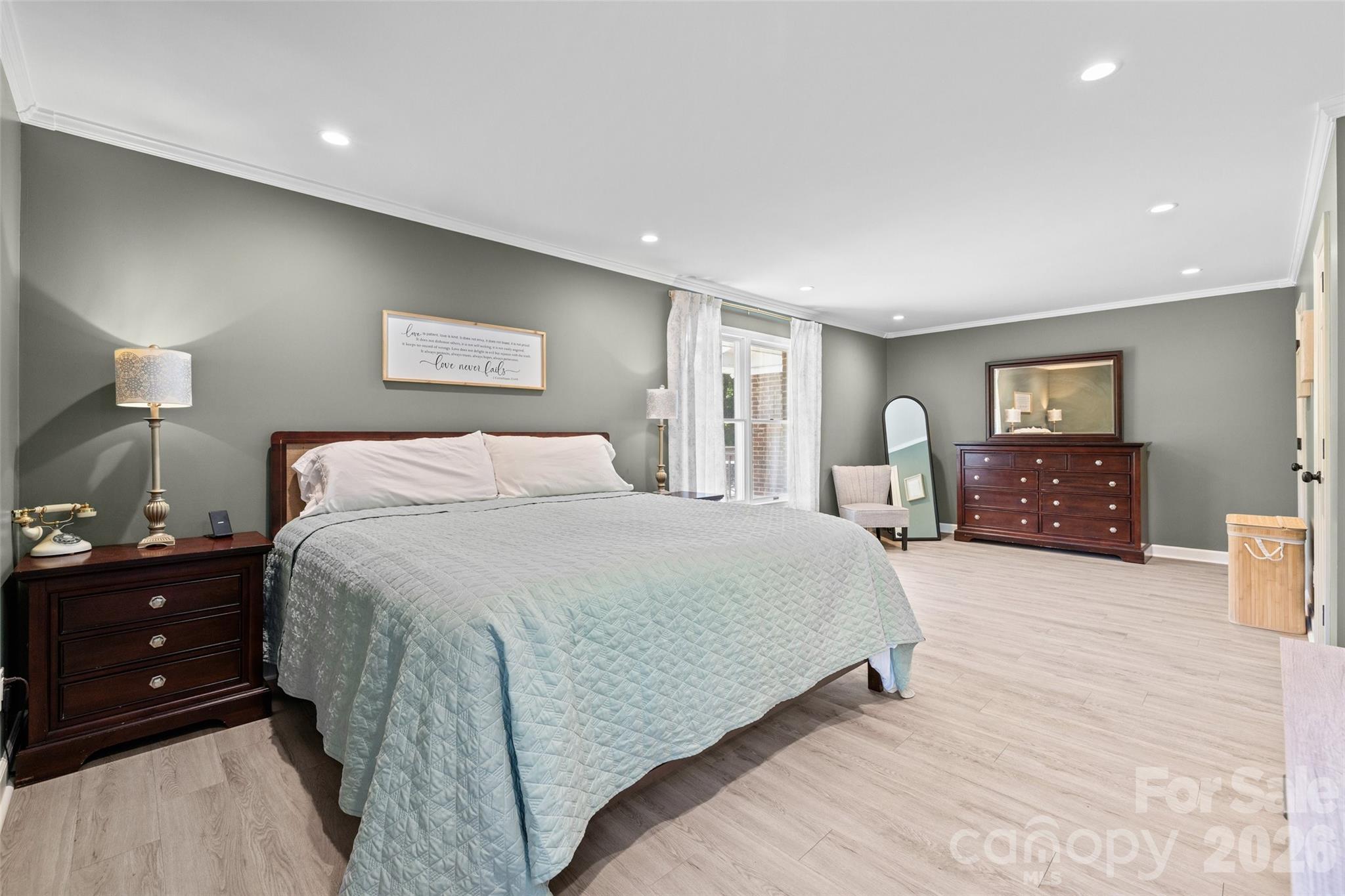 1709 Lakeview Drive — Monroe