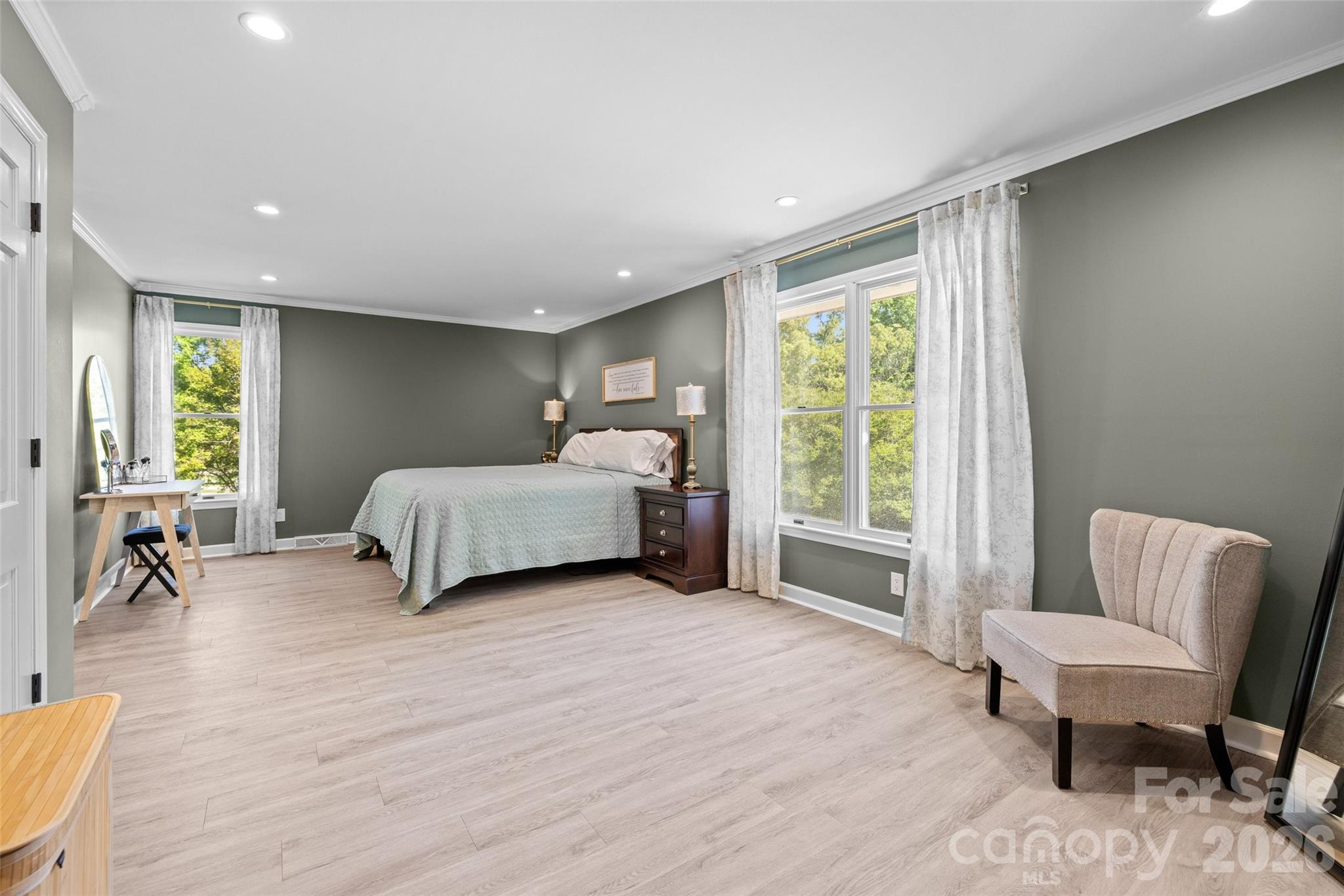 1709 Lakeview Drive — Monroe