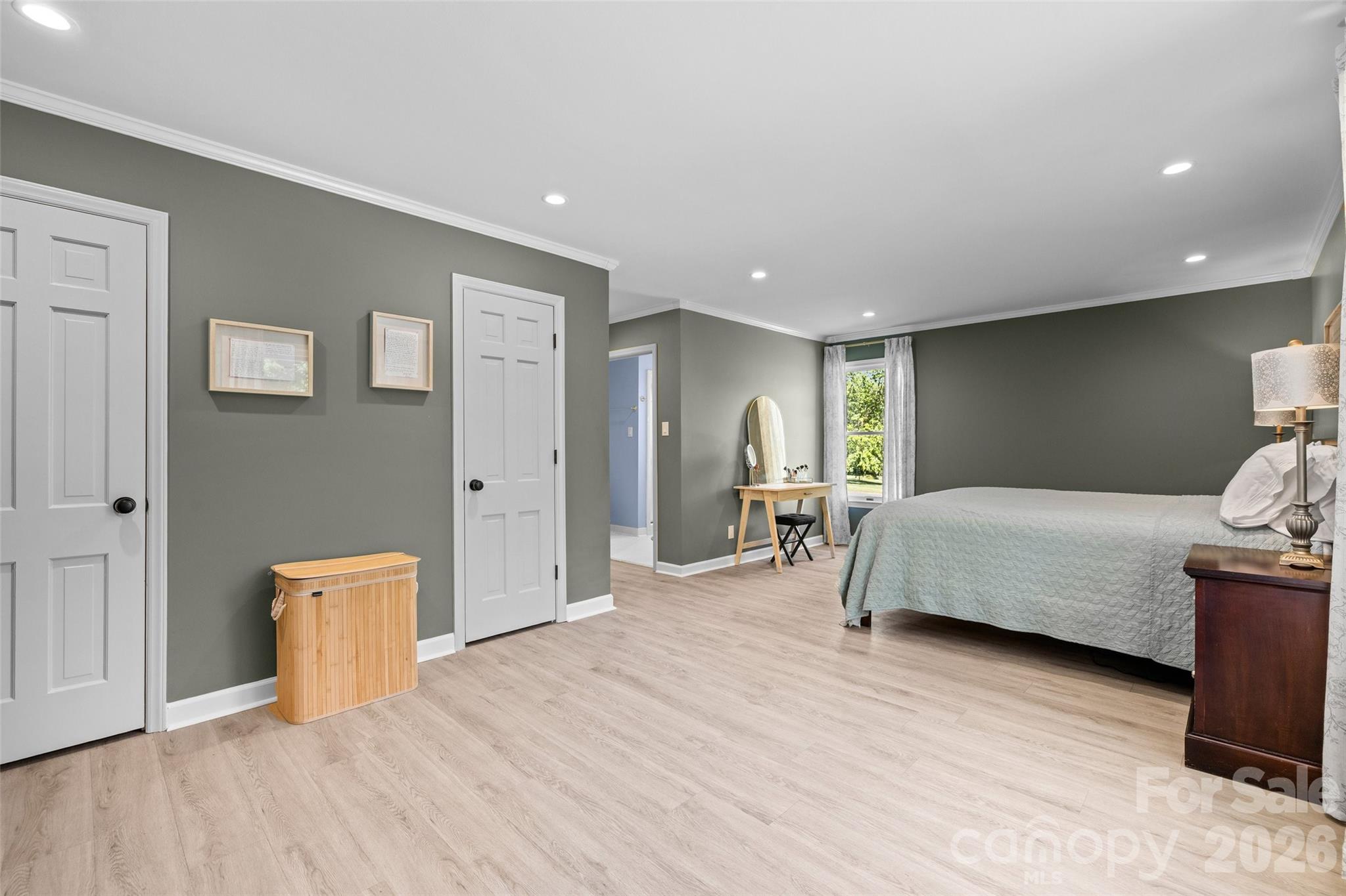 1709 Lakeview Drive — Monroe