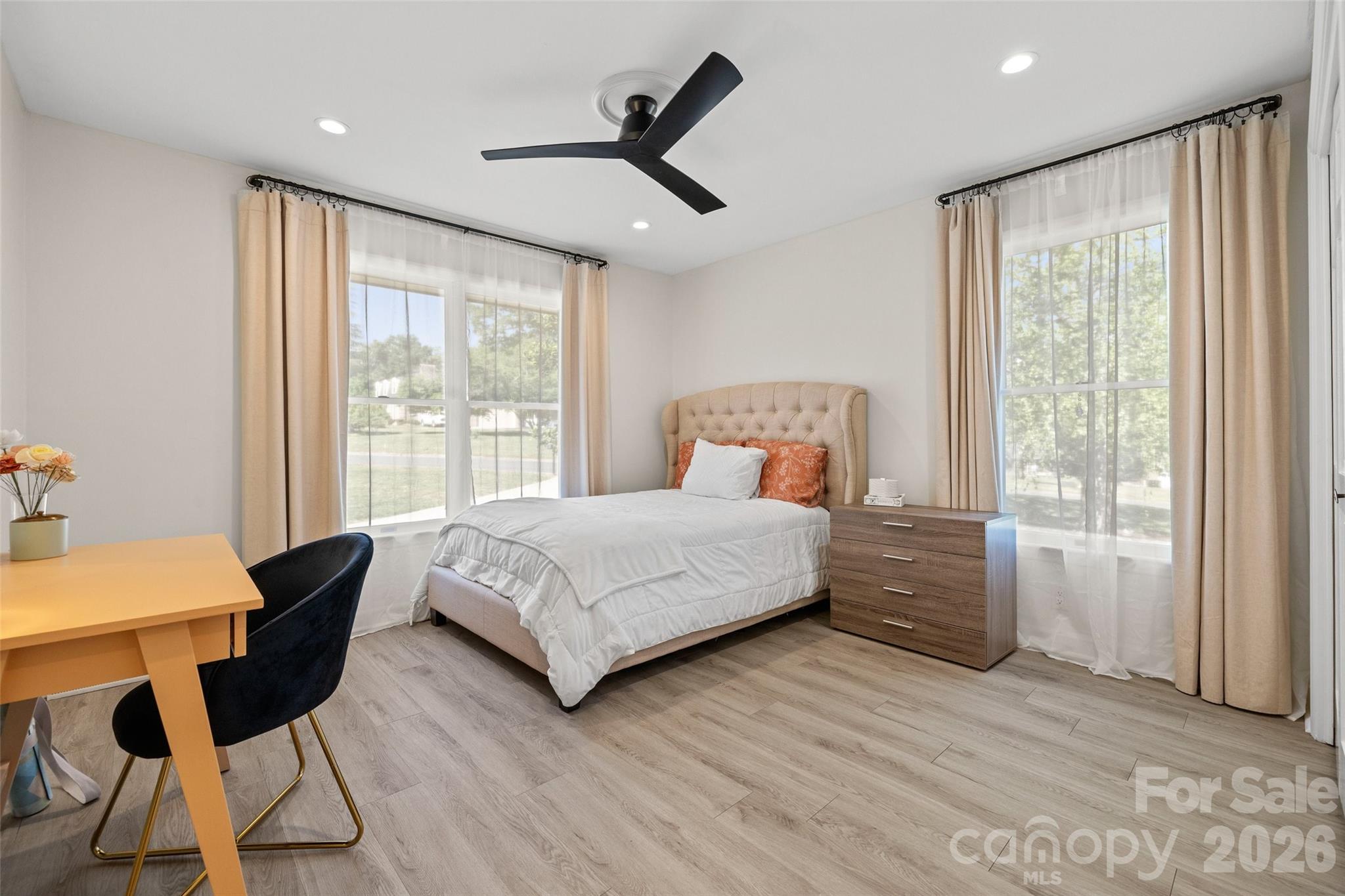 1709 Lakeview Drive — Monroe