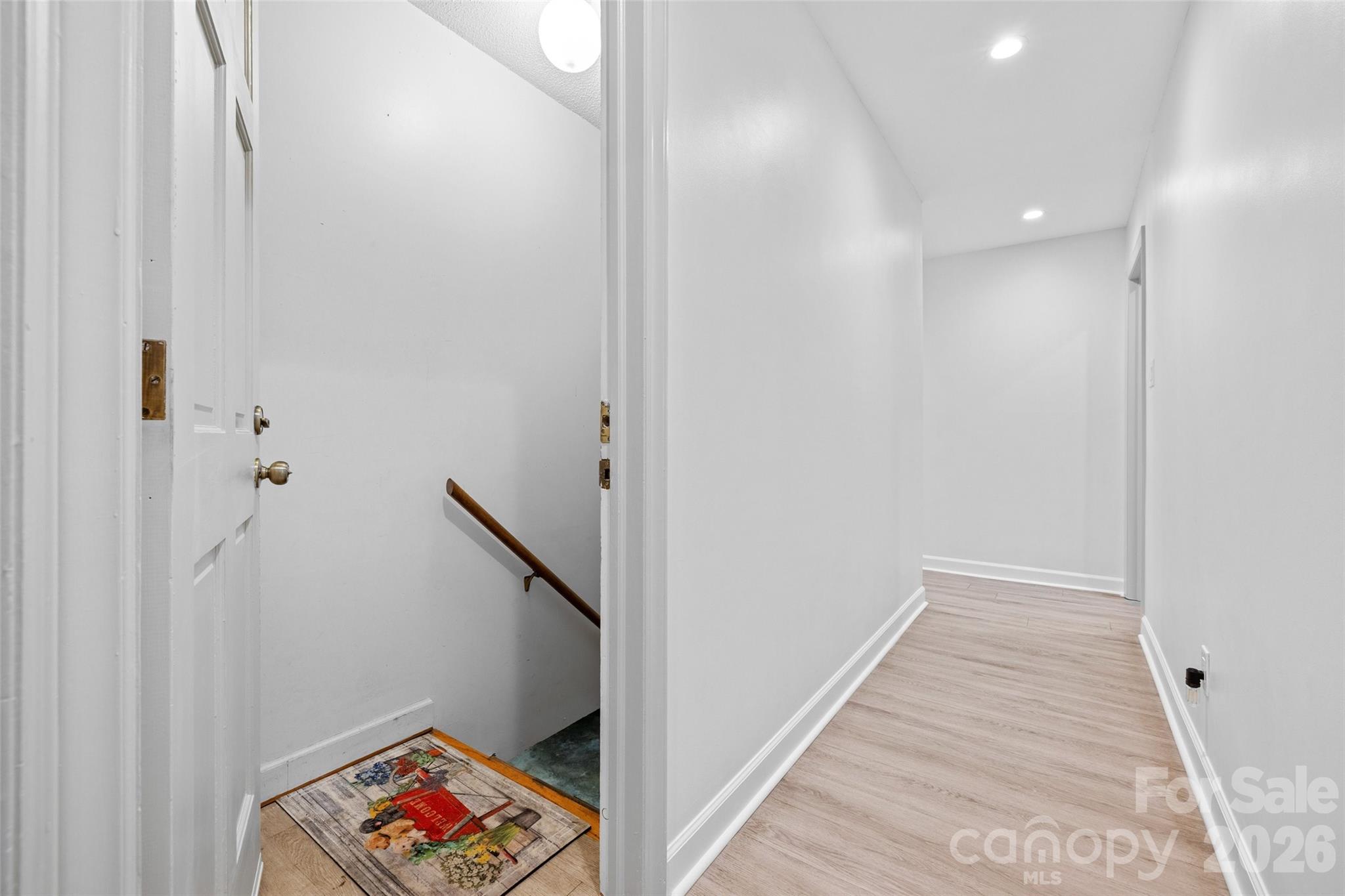 1709 Lakeview Drive — Monroe