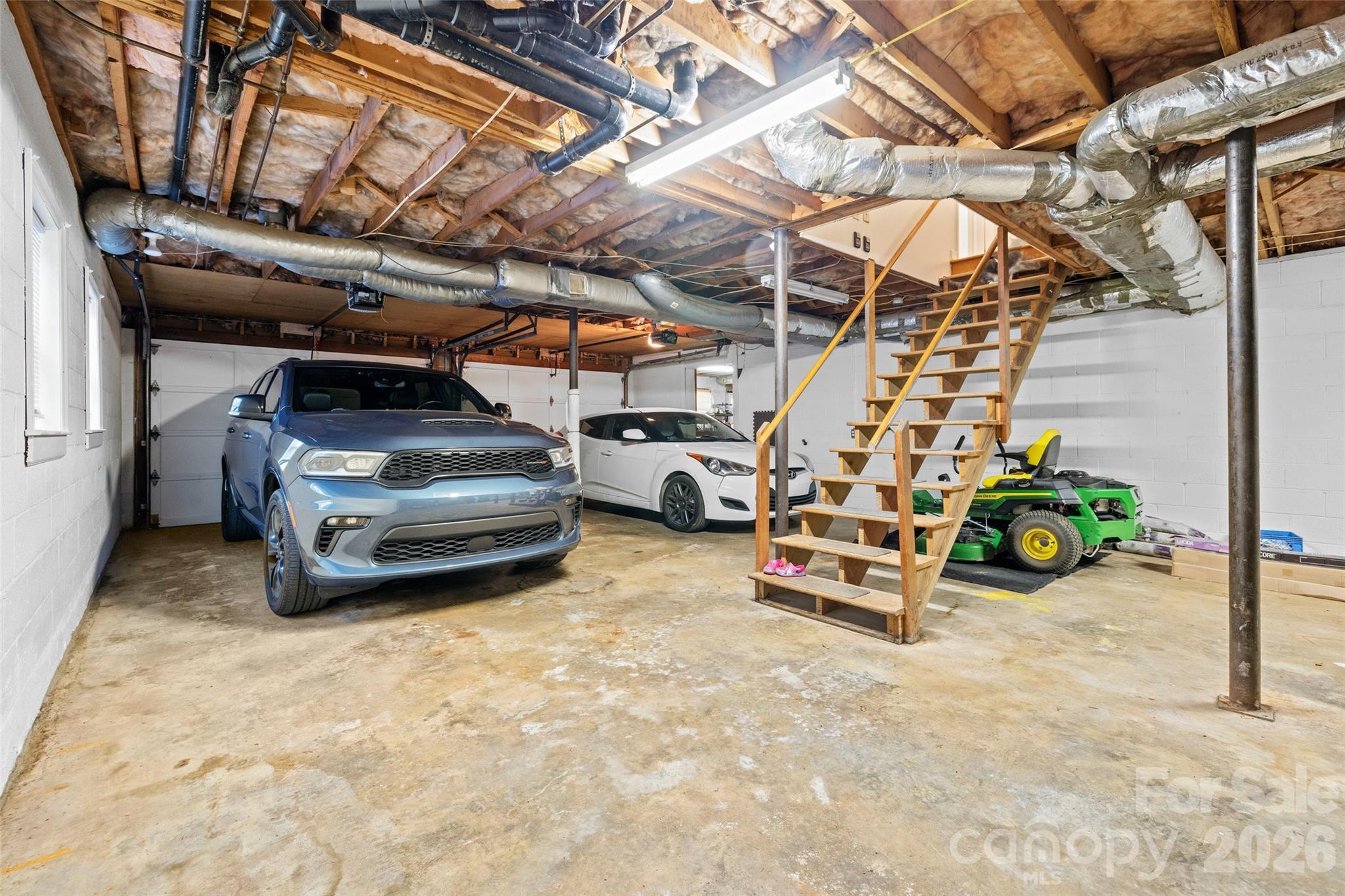 1709 Lakeview Drive — Monroe