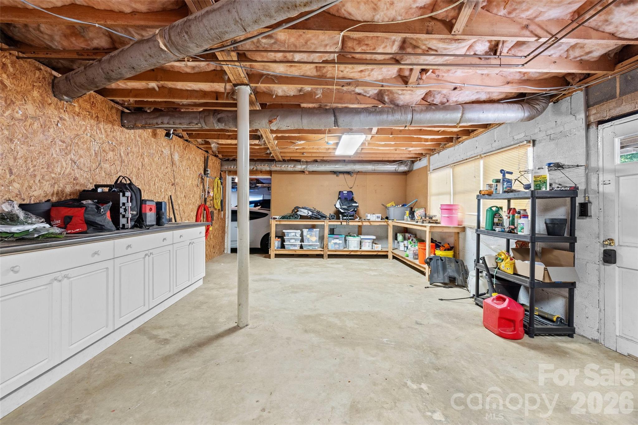 1709 Lakeview Drive — Monroe