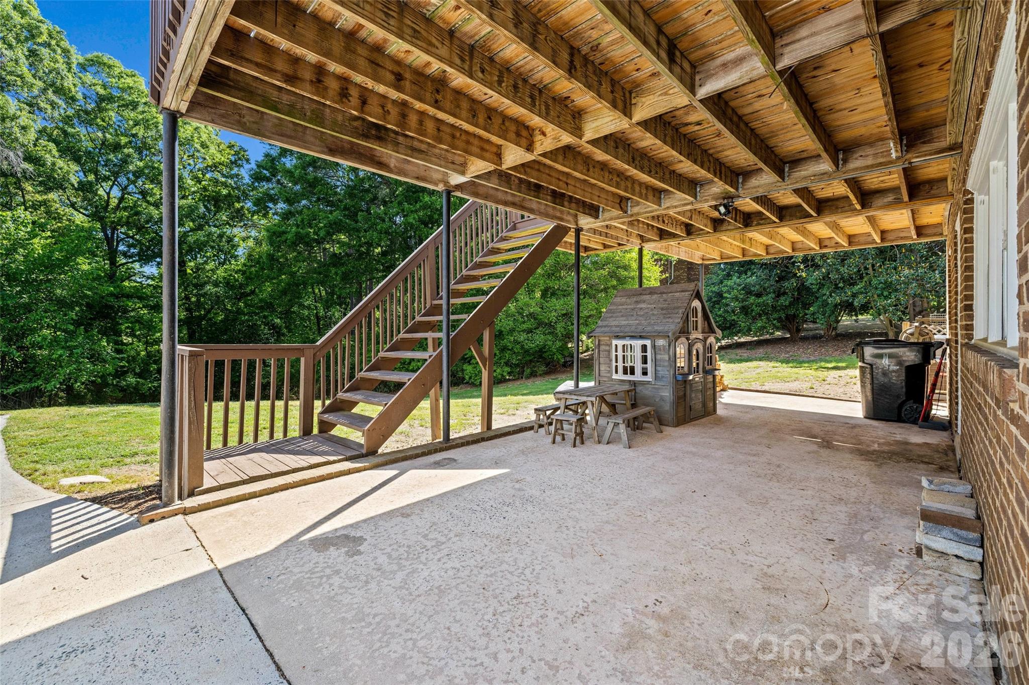 1709 Lakeview Drive — Monroe
