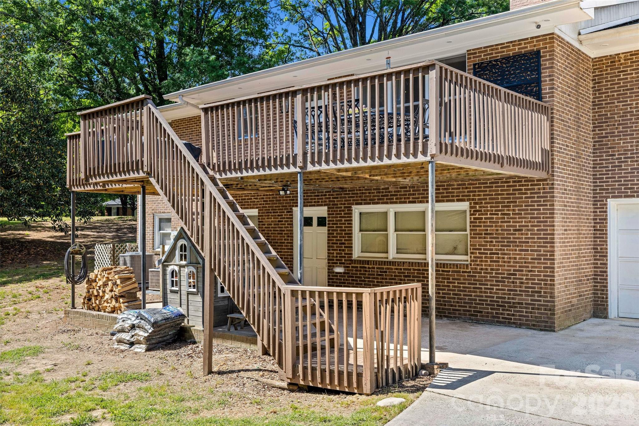 1709 Lakeview Drive — Monroe
