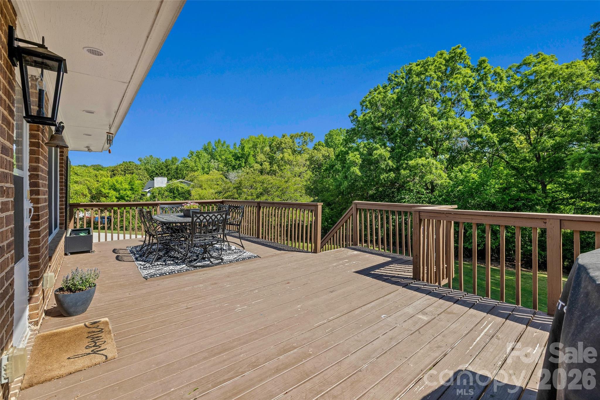 1709 Lakeview Drive — Monroe