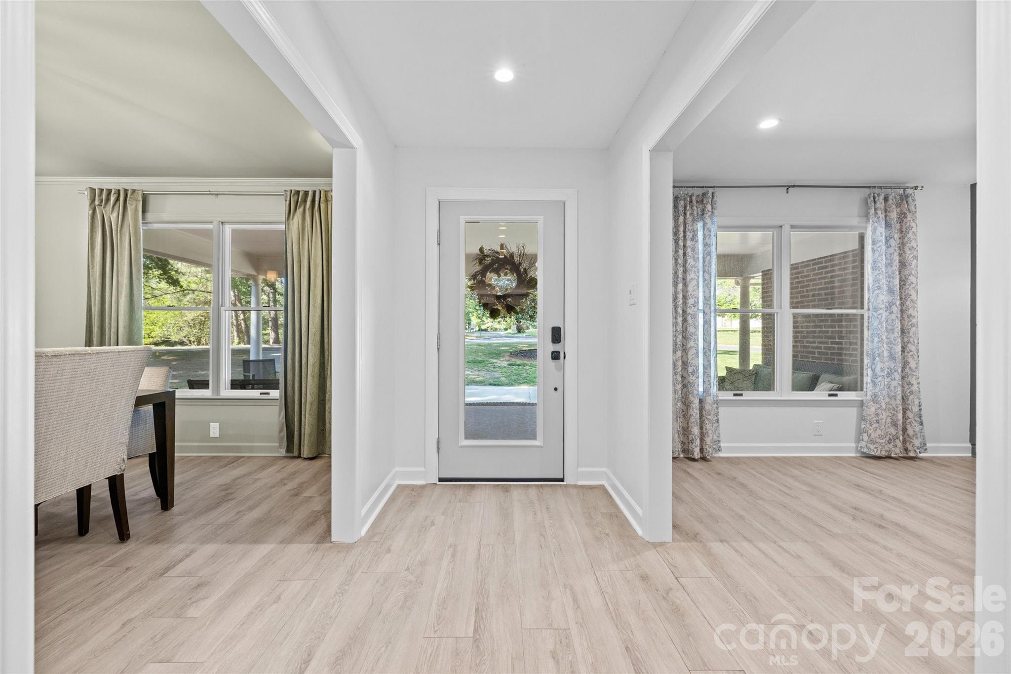 1709 Lakeview Drive — Monroe