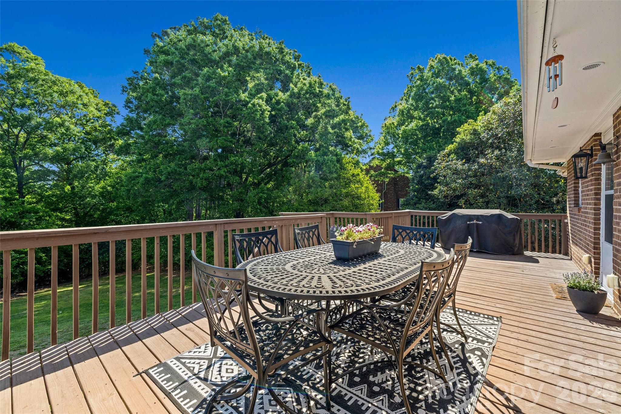 1709 Lakeview Drive — Monroe