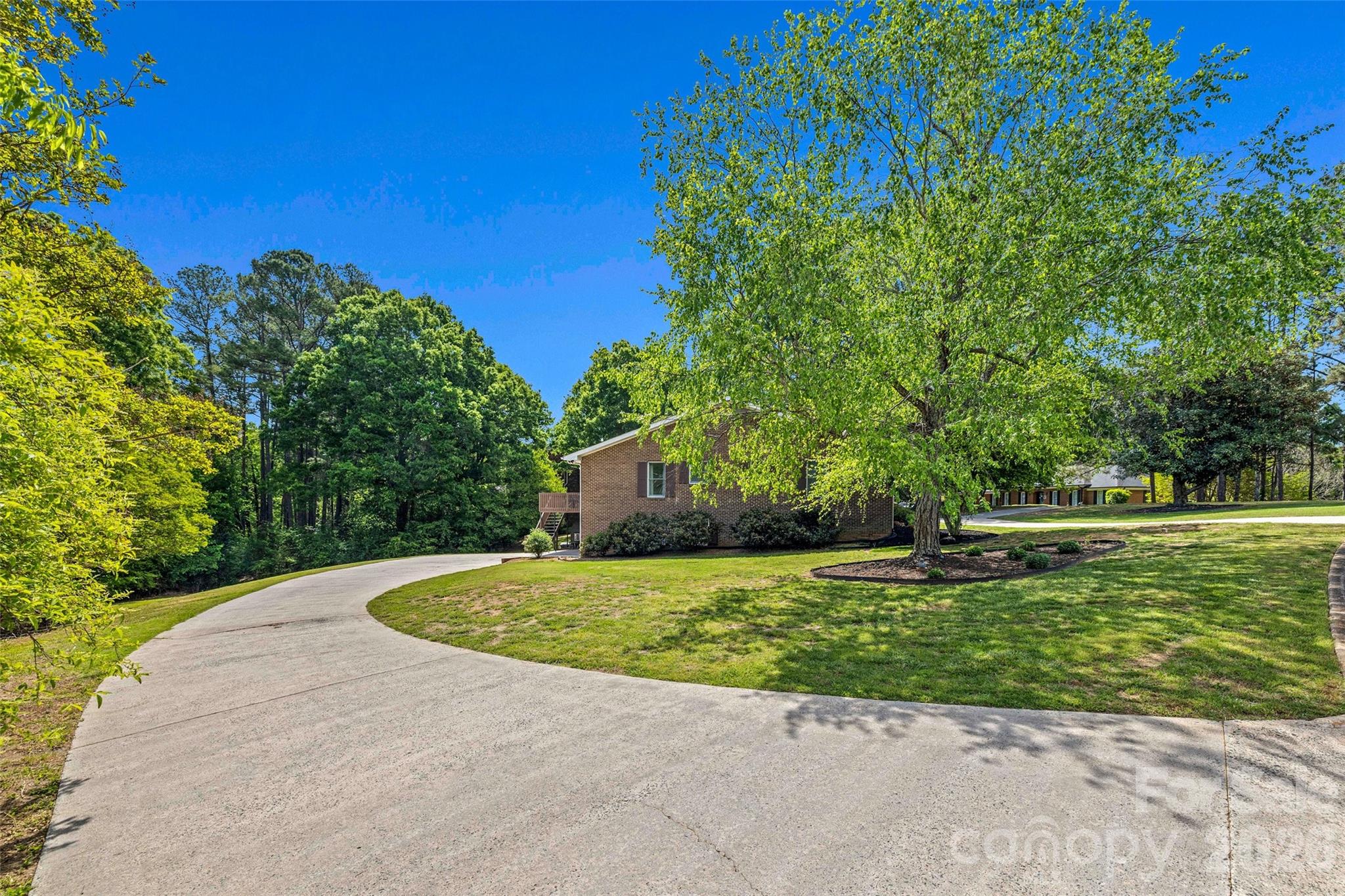 1709 Lakeview Drive — Monroe