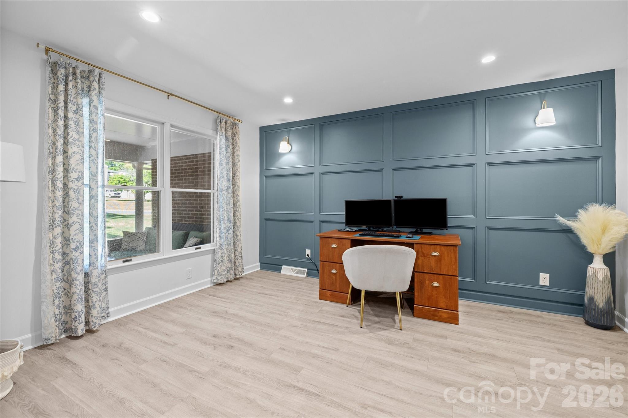 1709 Lakeview Drive — Monroe