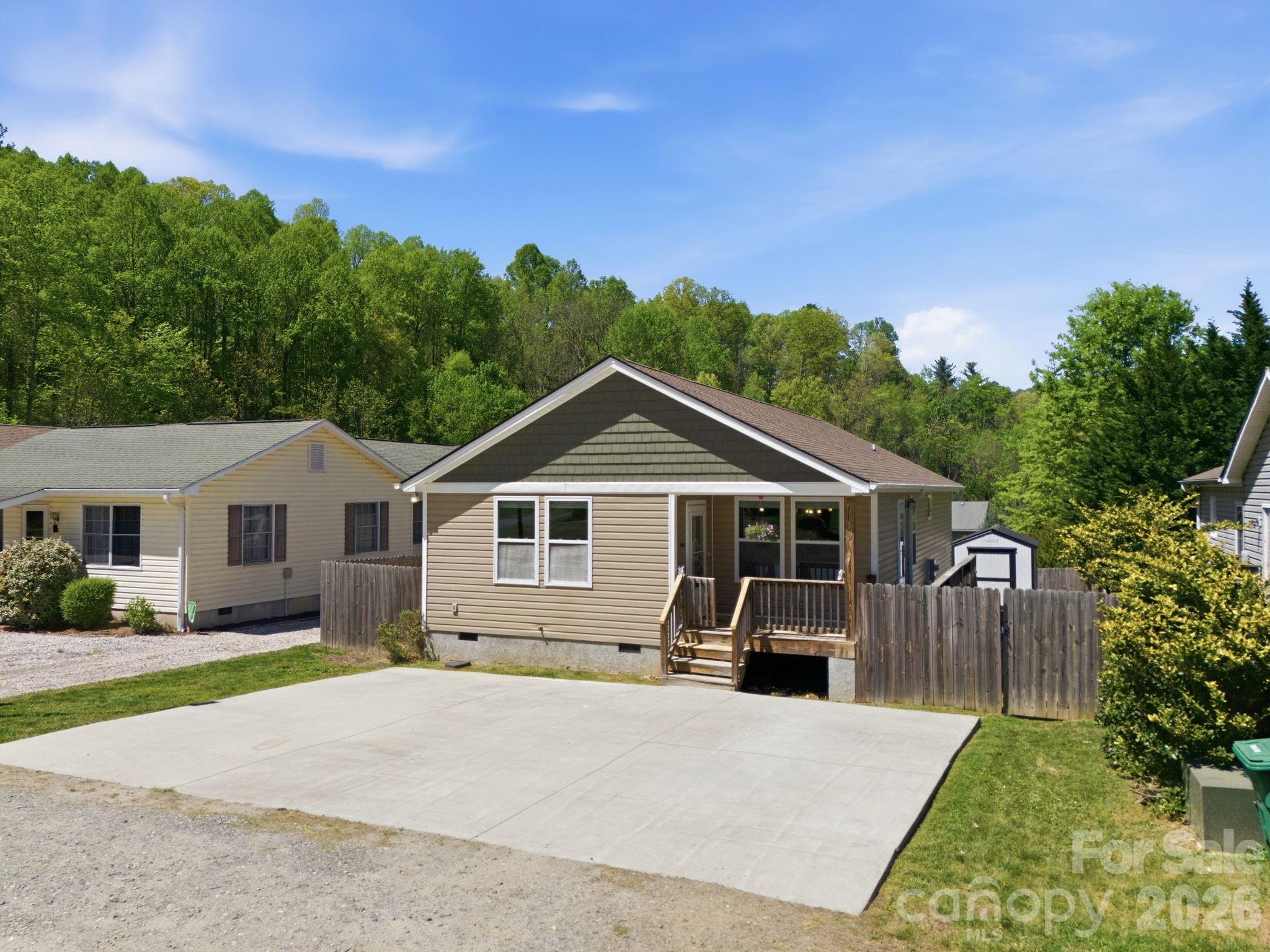 9 Half Moon Drive — Swannanoa