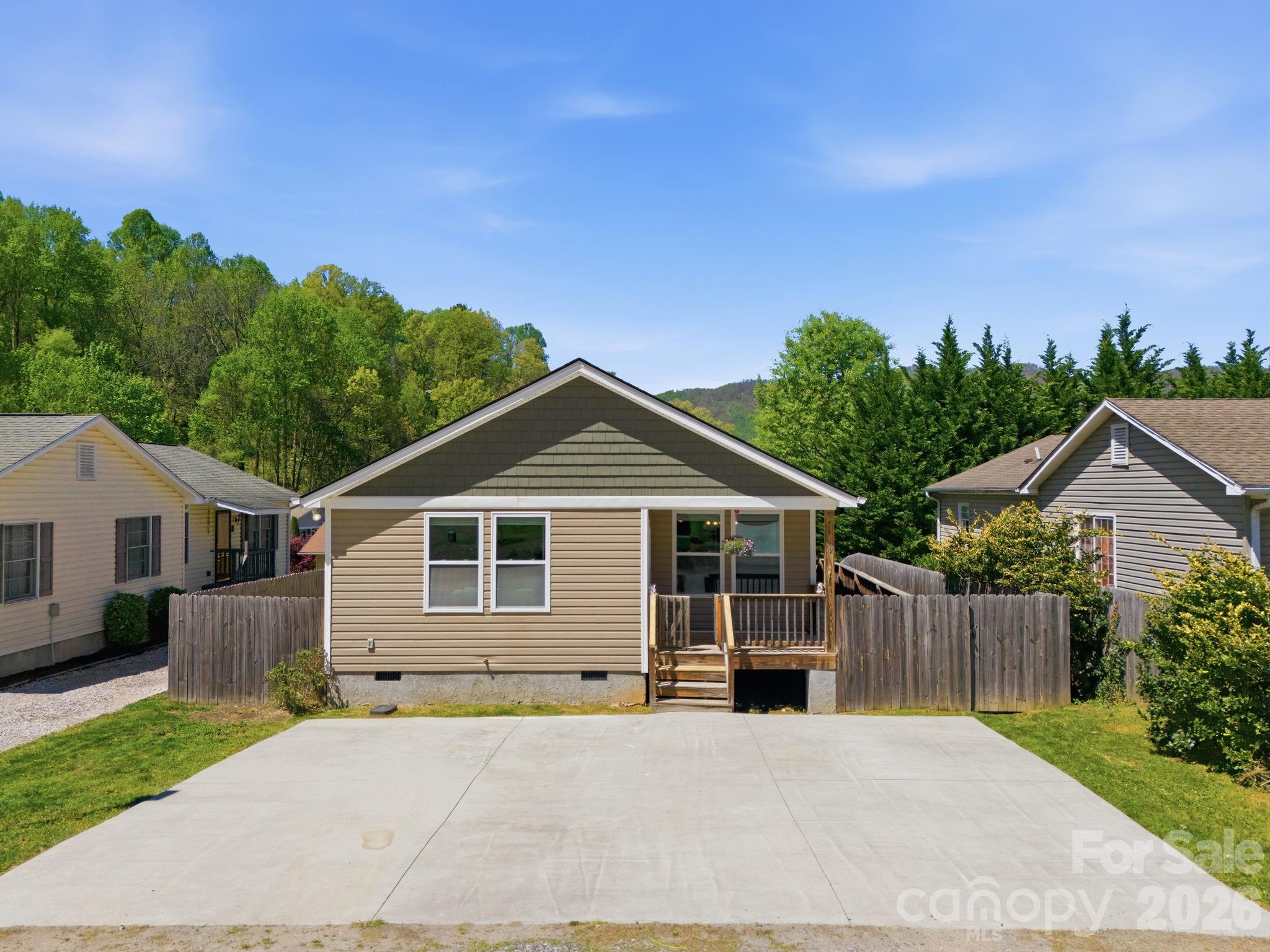 9 Half Moon Drive — Swannanoa
