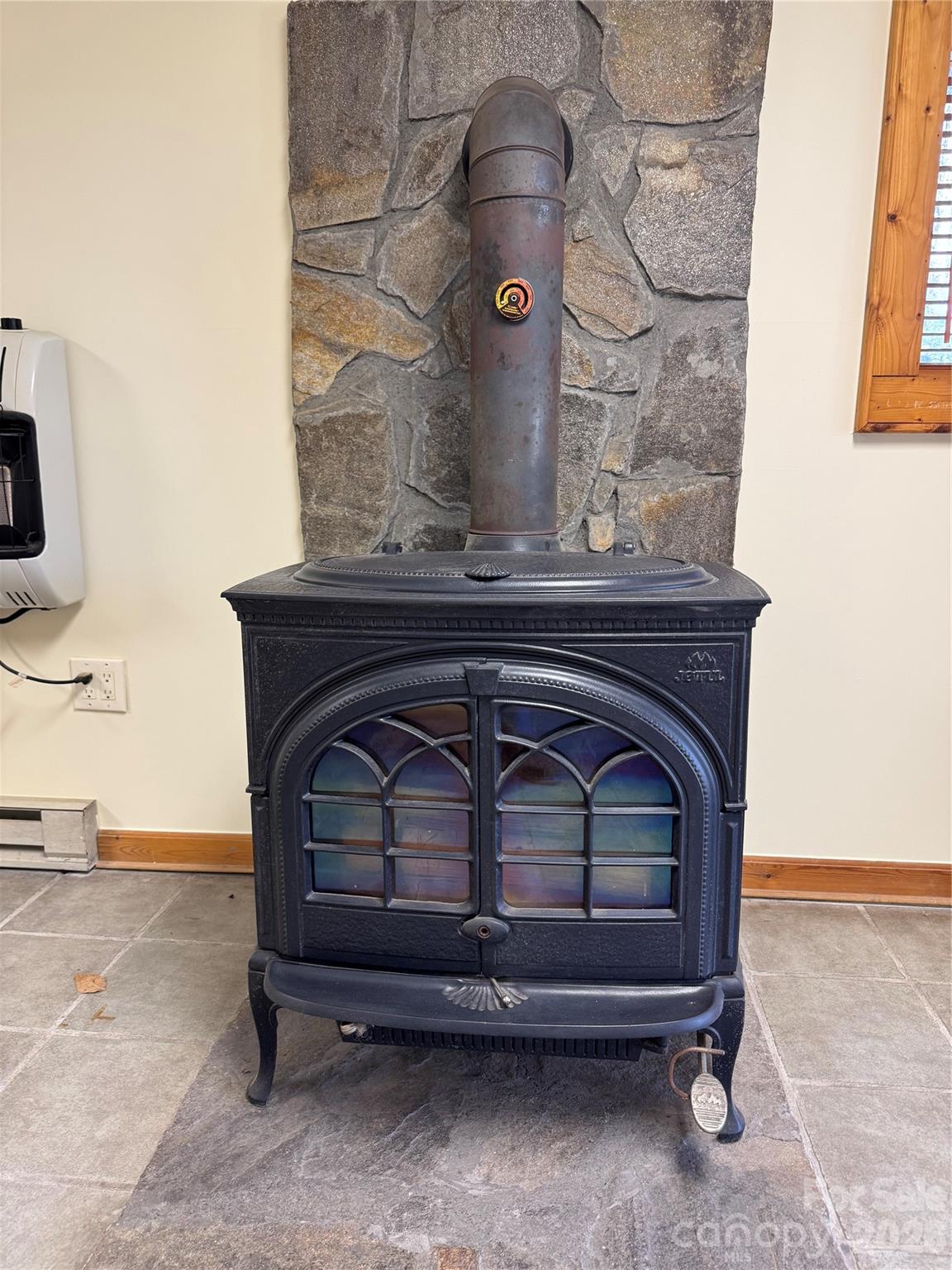 1618 Walnut Creek Road — Waynesville