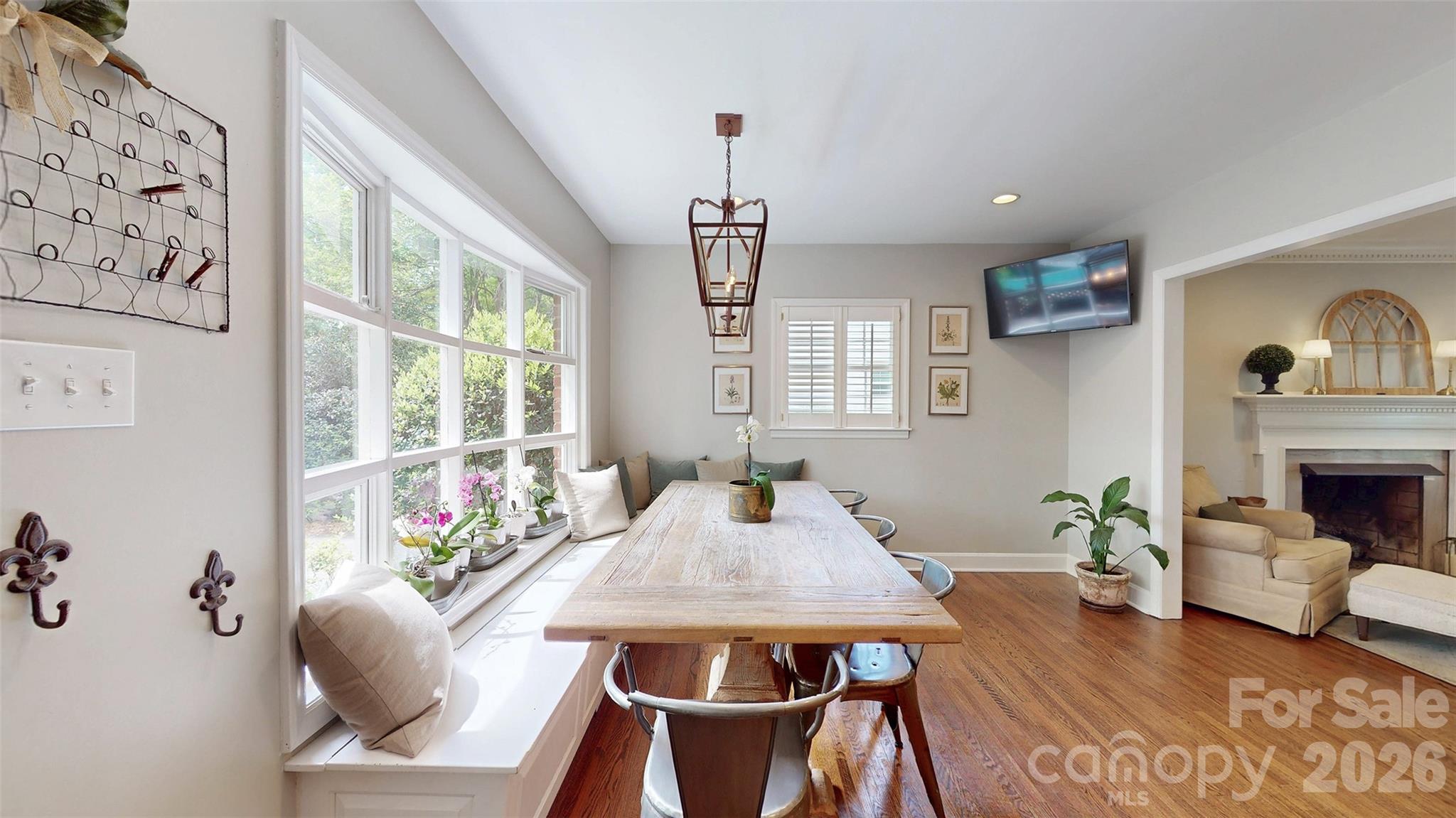 1419 Cavendish Court — Charlotte