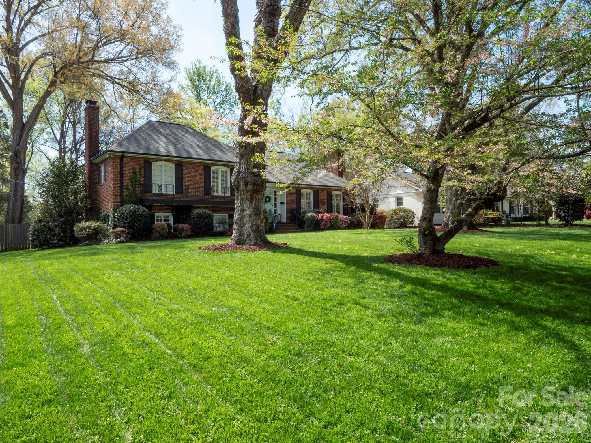 1419 Cavendish Court — Charlotte