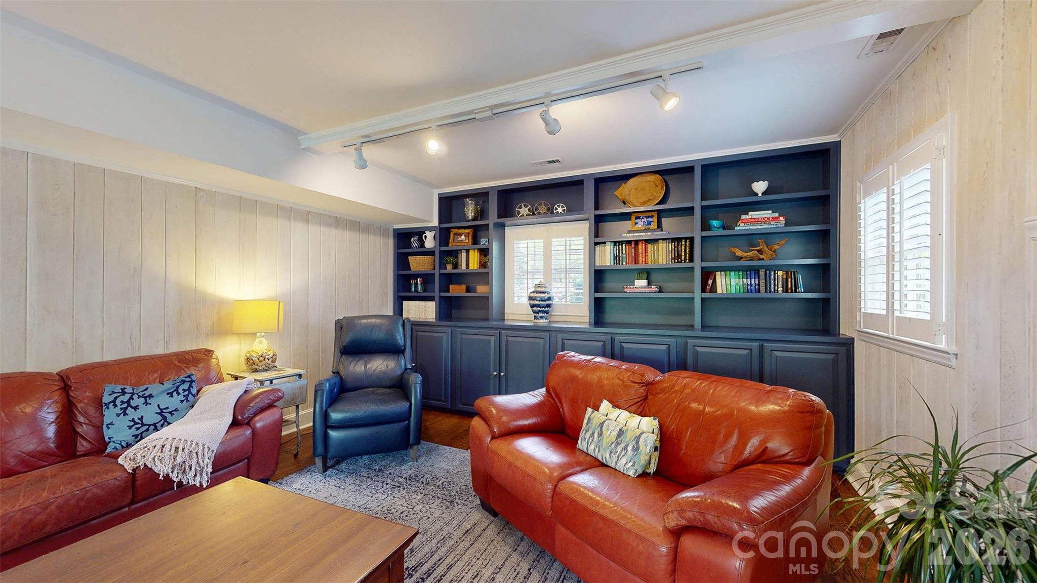 1419 Cavendish Court — Charlotte