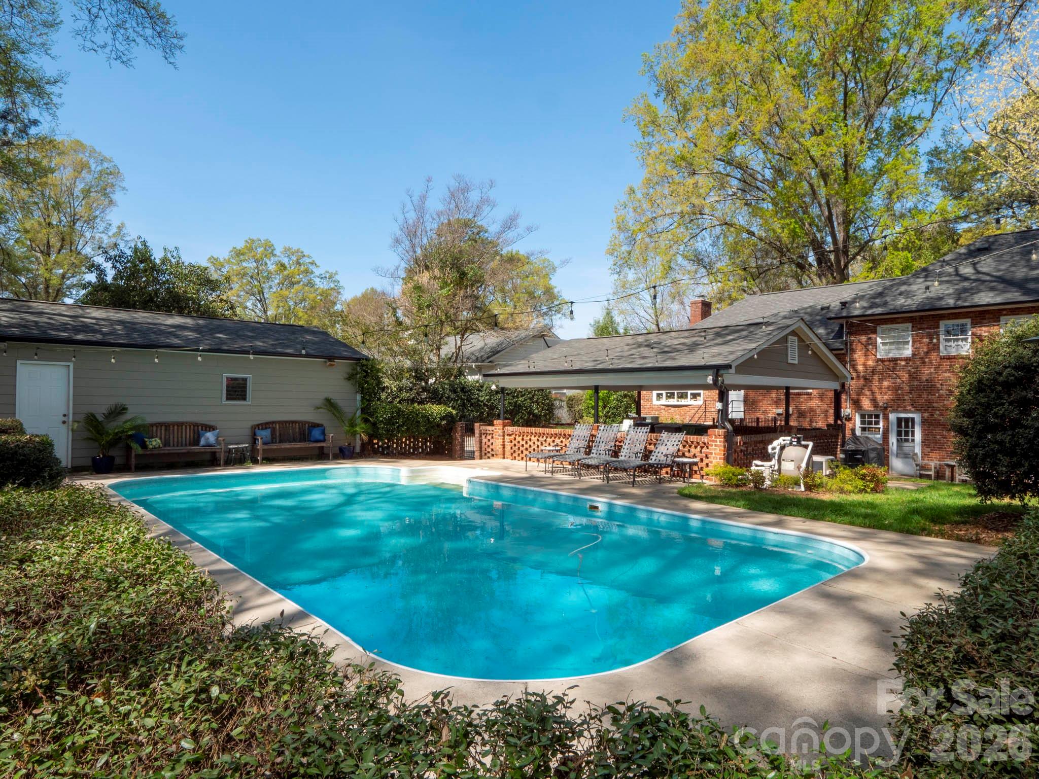 1419 Cavendish Court — Charlotte