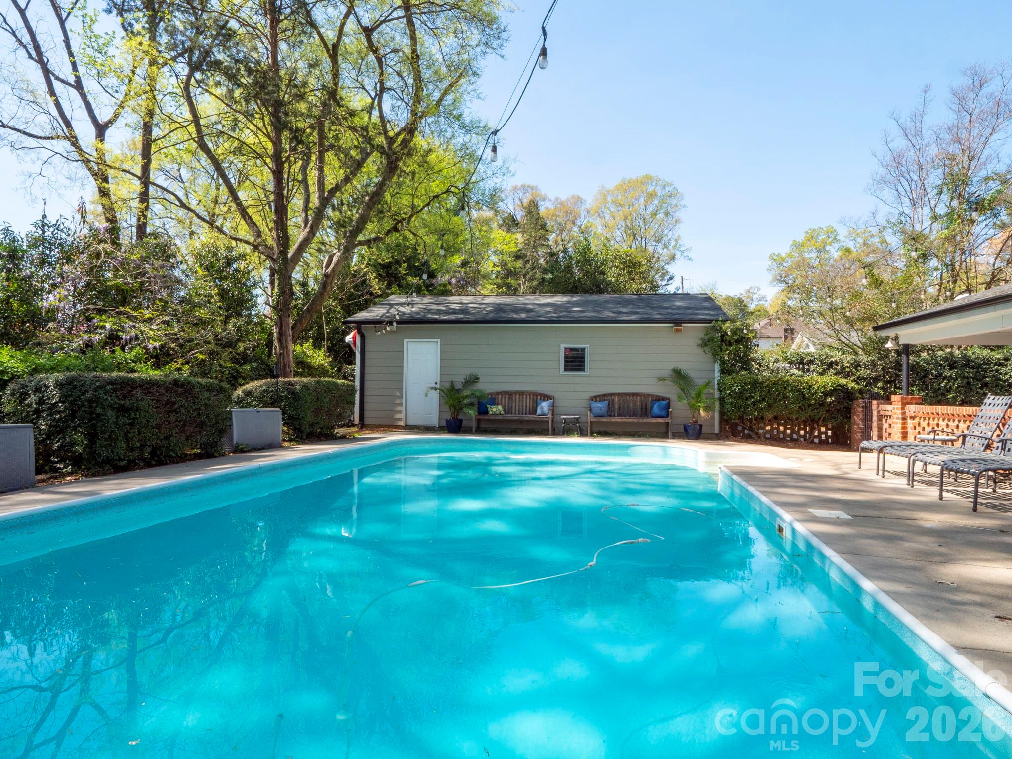 1419 Cavendish Court — Charlotte