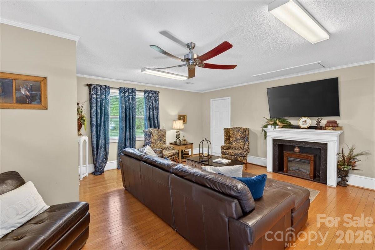 7142 Little Mountain Road — Sherrills Ford