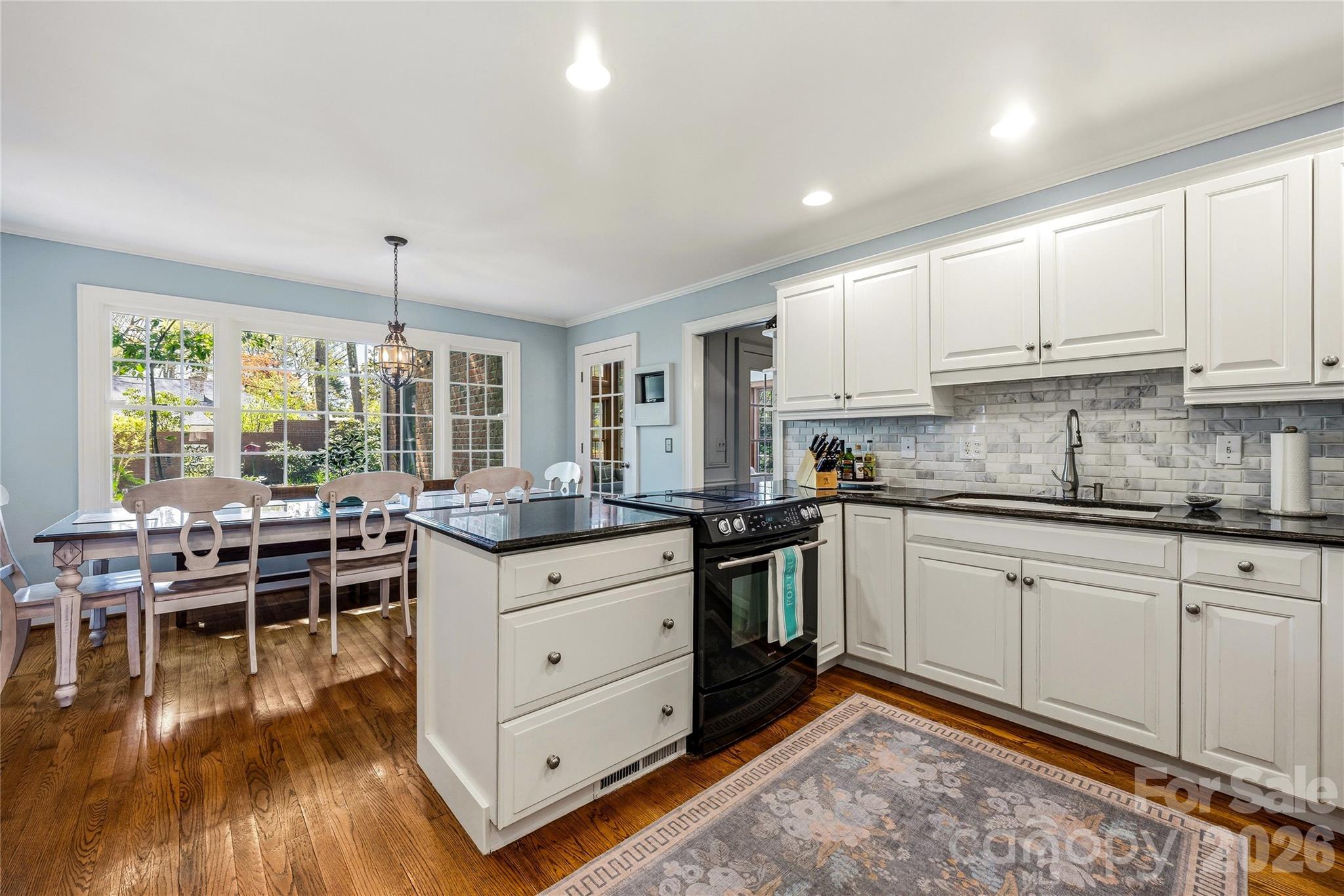 1218 Everette Place — Hendersonville