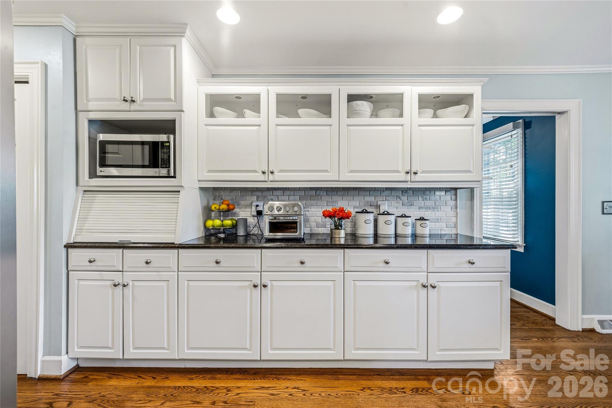 1218 Everette Place — Hendersonville