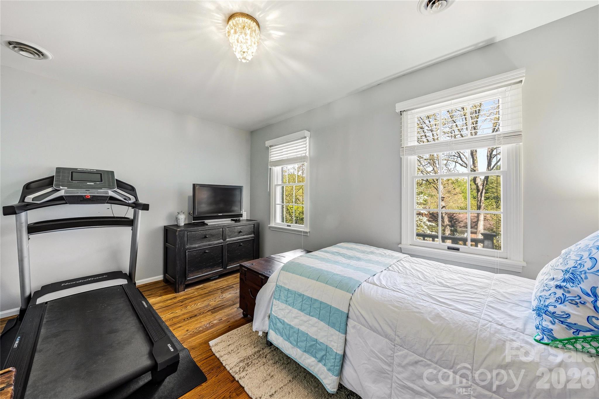 1218 Everette Place — Hendersonville