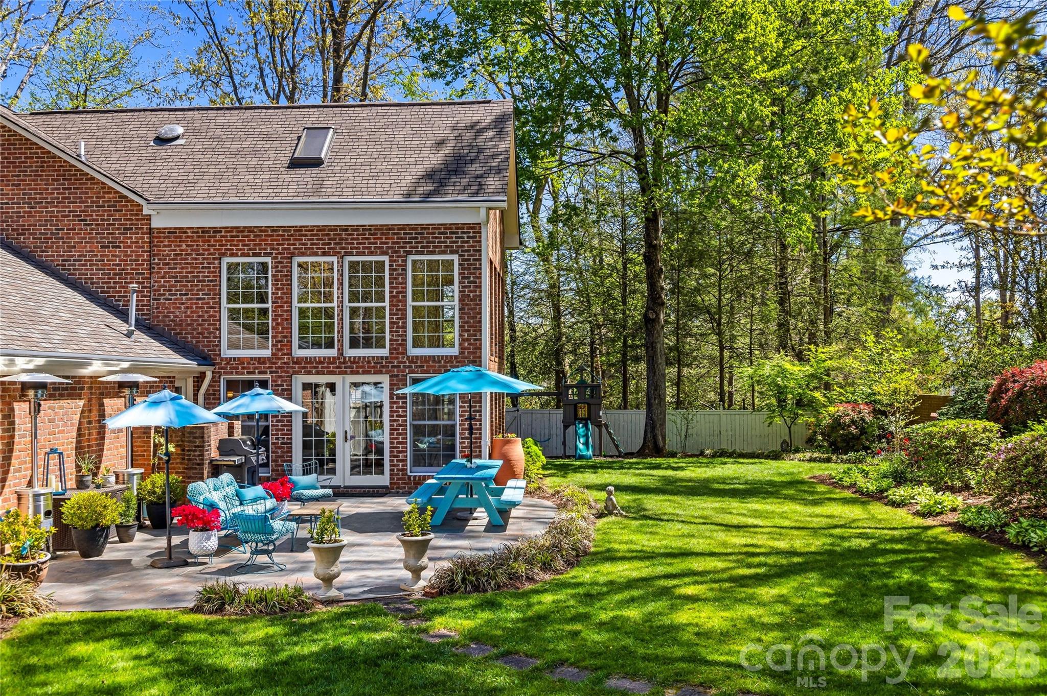 1218 Everette Place — Hendersonville