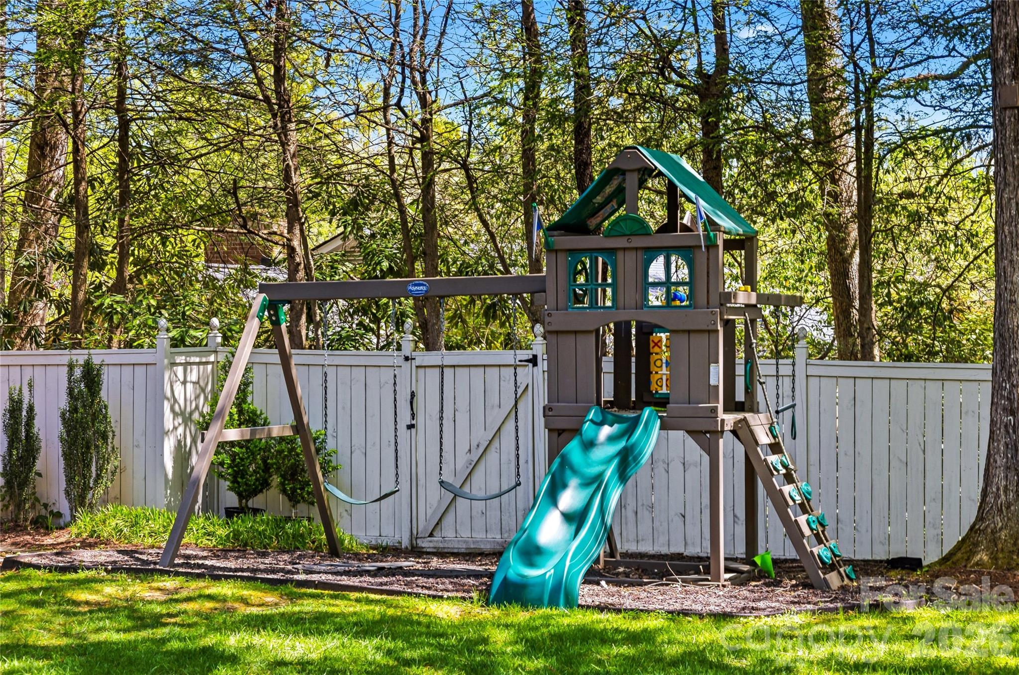1218 Everette Place — Hendersonville