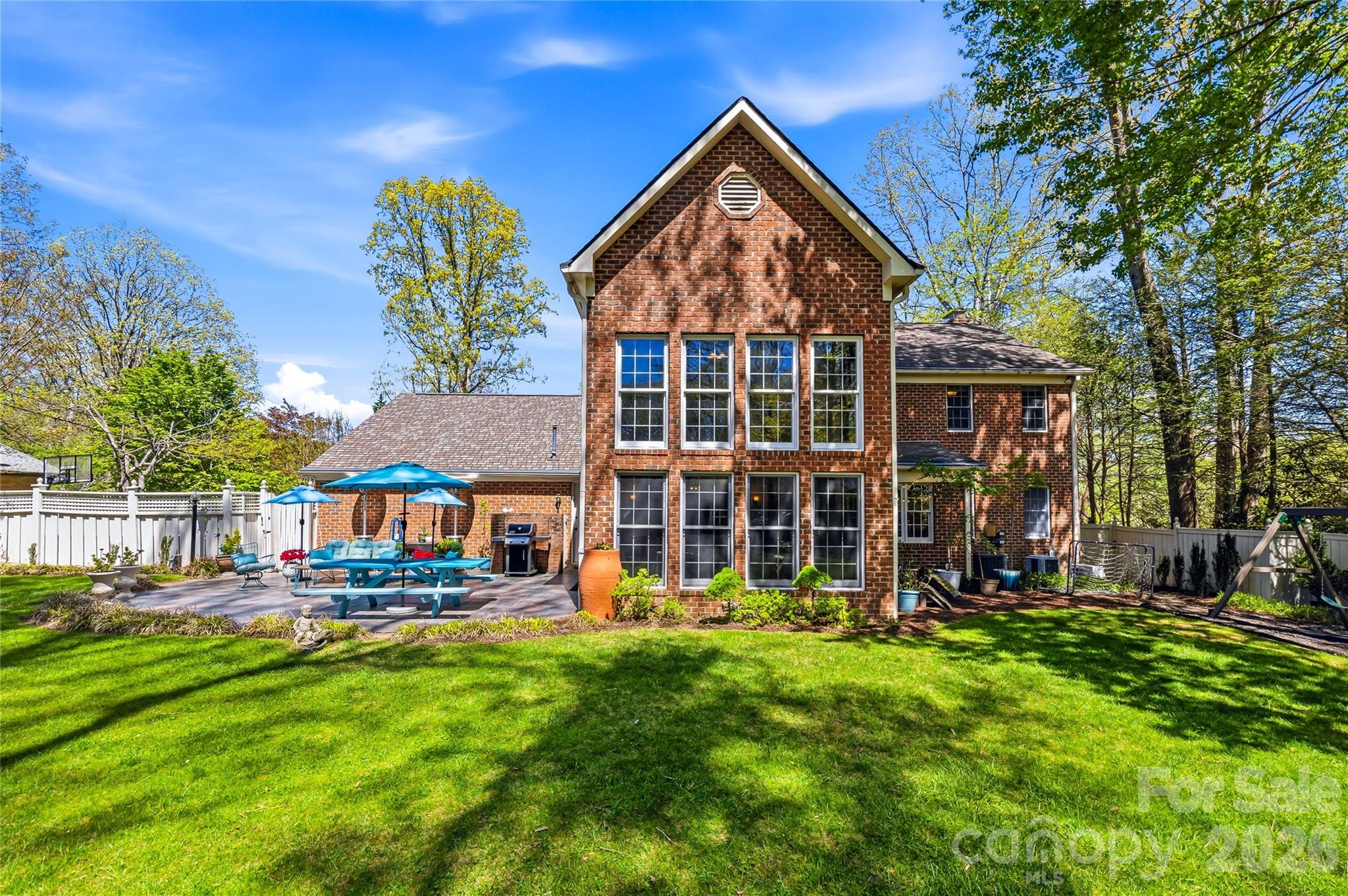 1218 Everette Place — Hendersonville