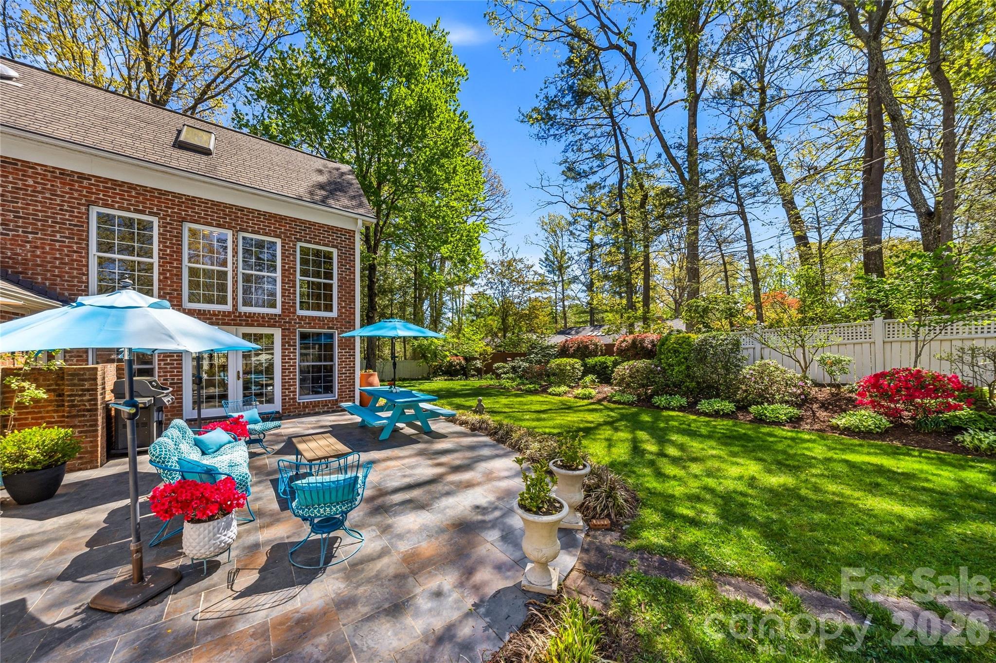 1218 Everette Place — Hendersonville