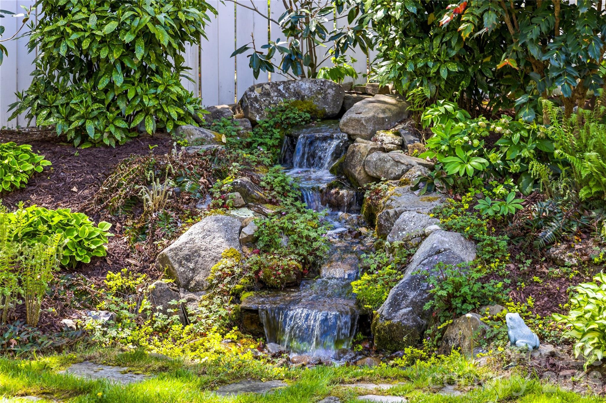 1218 Everette Place — Hendersonville