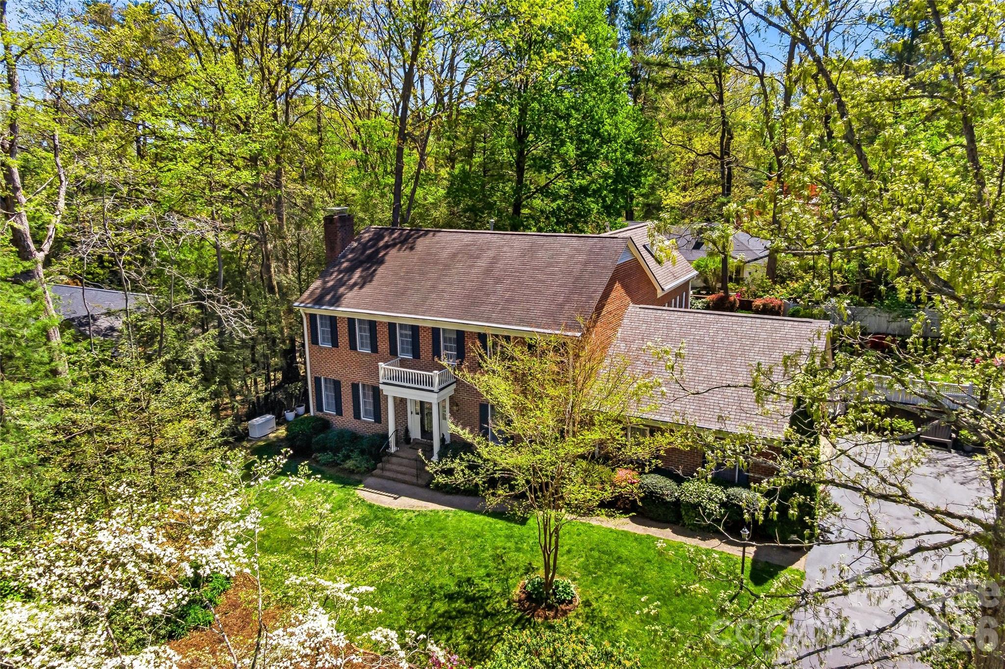 1218 Everette Place — Hendersonville