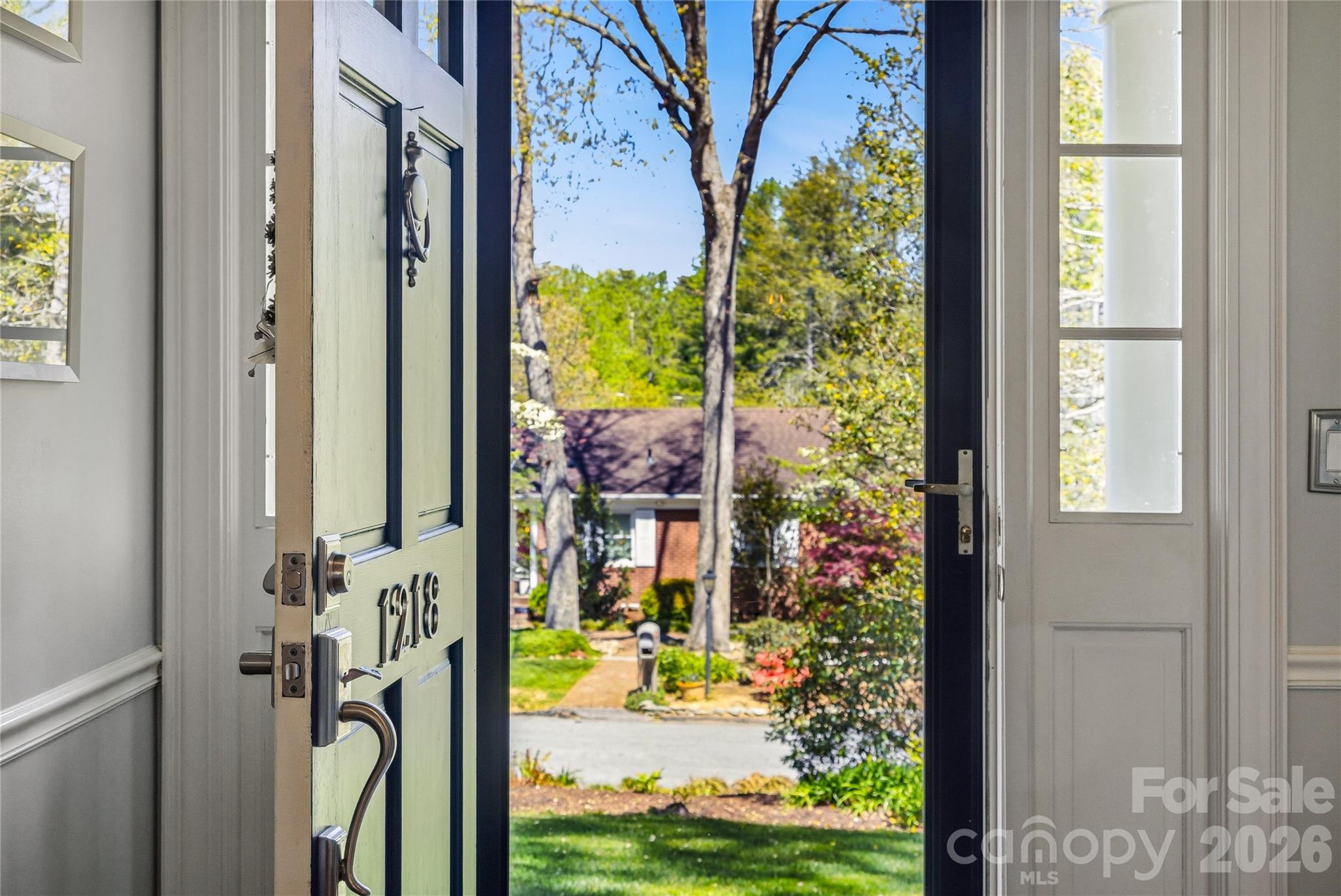 1218 Everette Place — Hendersonville