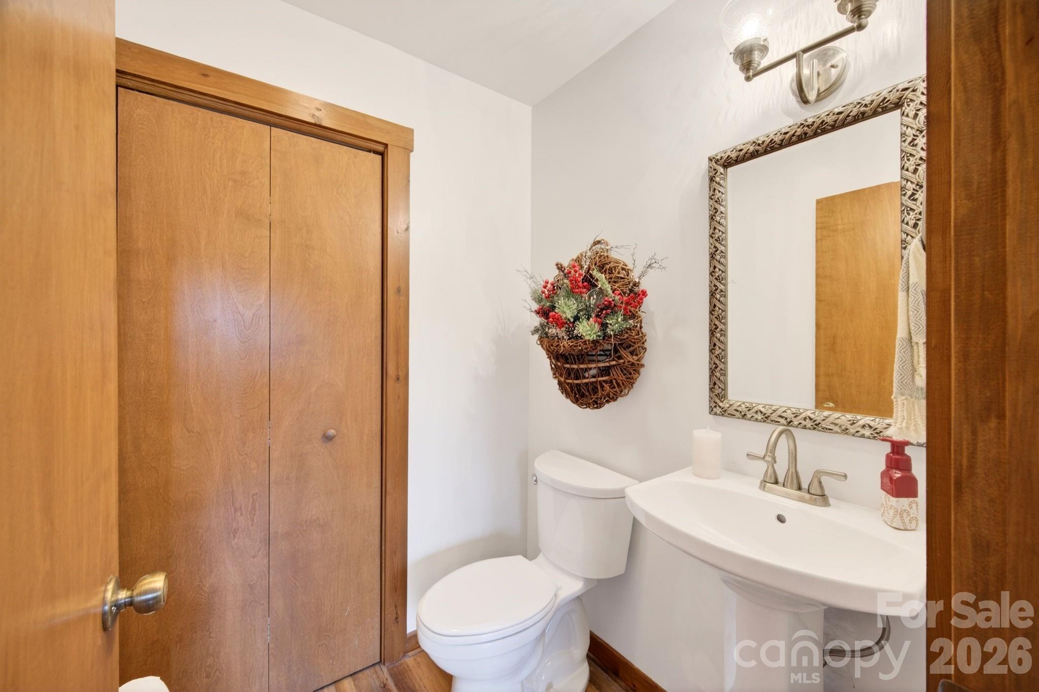 6 Orchard Knob Lane — Black Mountain