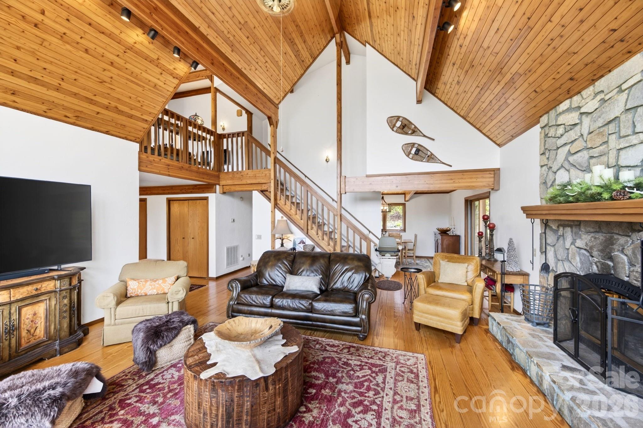 6 Orchard Knob Lane — Black Mountain