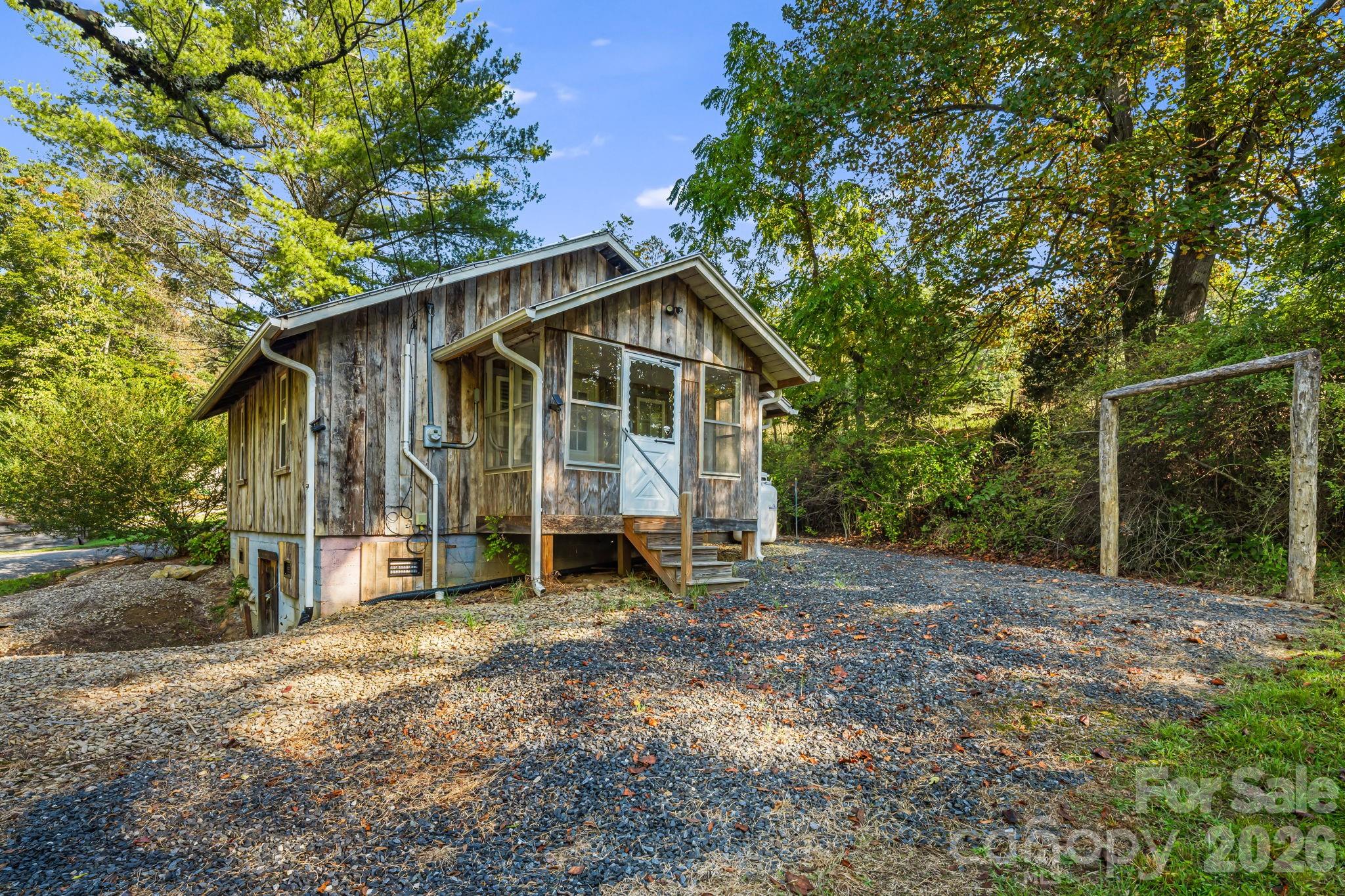 456 Maney Branch Road — Burnsville