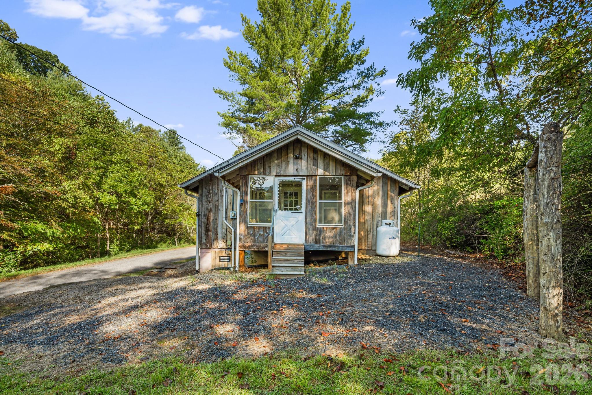456 Maney Branch Road — Burnsville