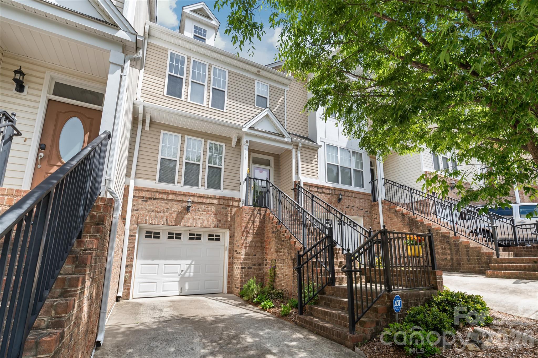 7111 Founders Club Court — Charlotte