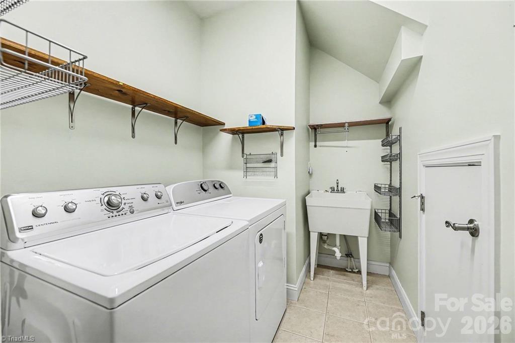 115 Town Lot Drive — Pfafftown